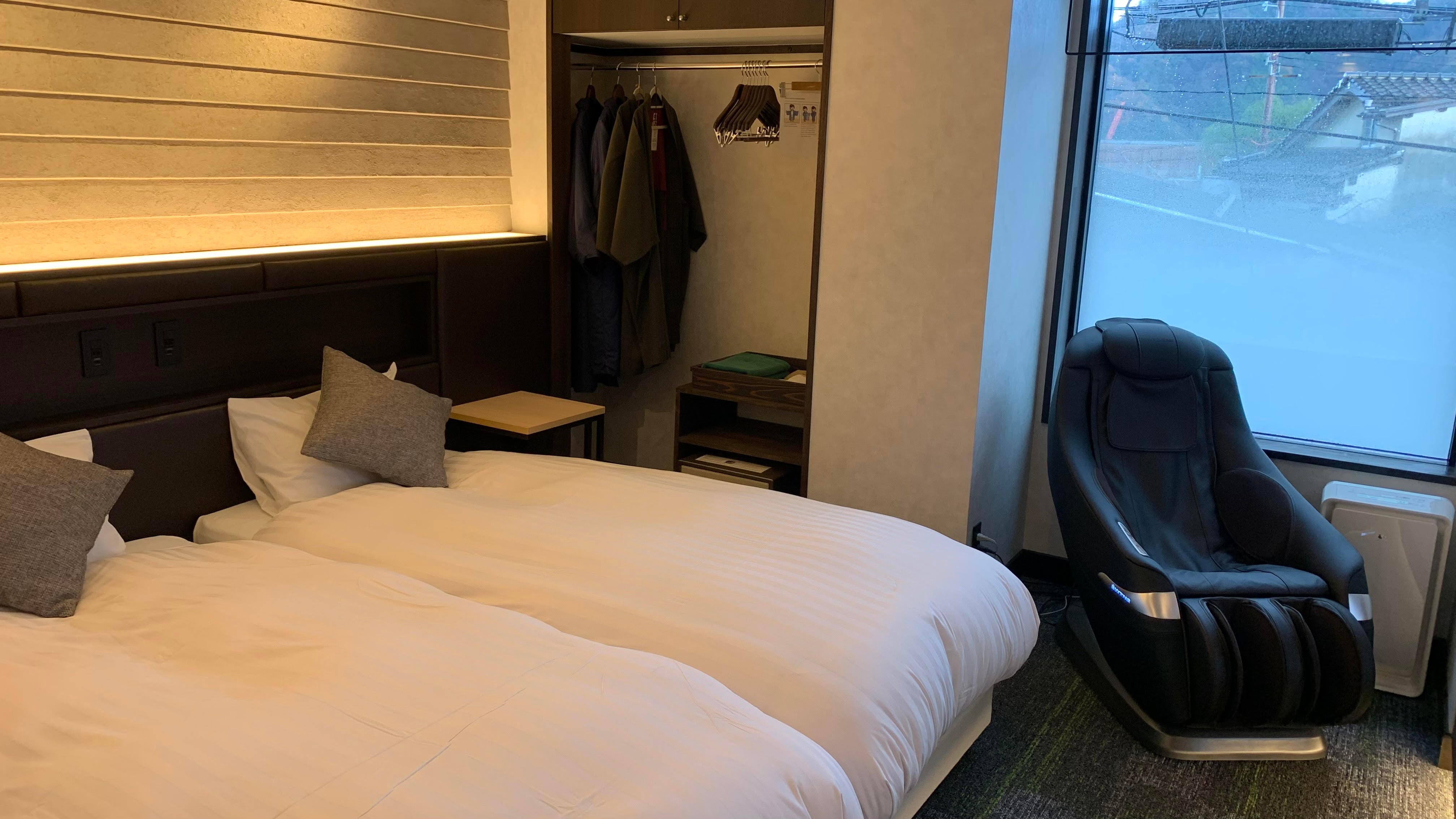 Special Room 302 Room 2
