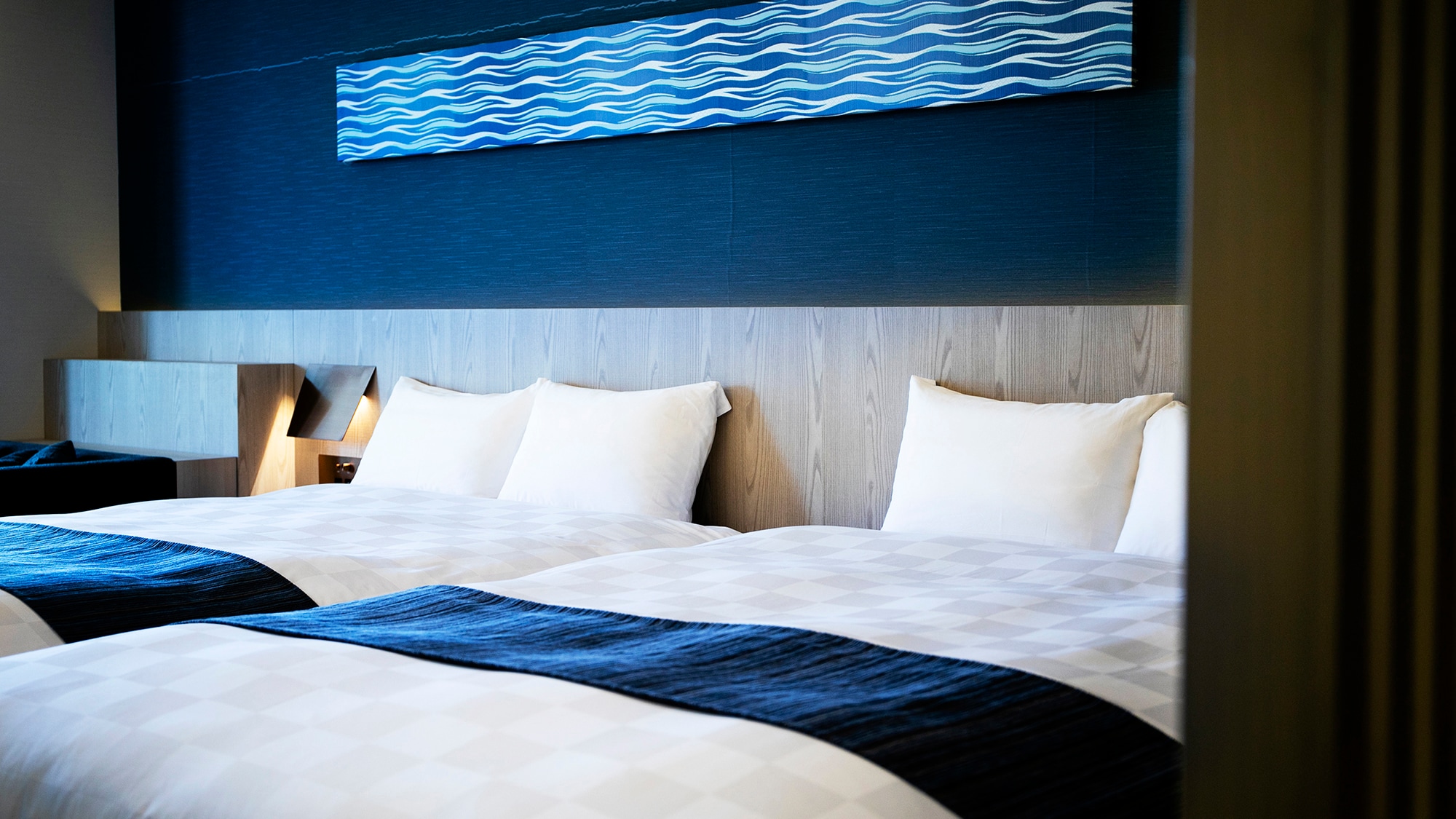 [High-rise floor suite room] [Image]