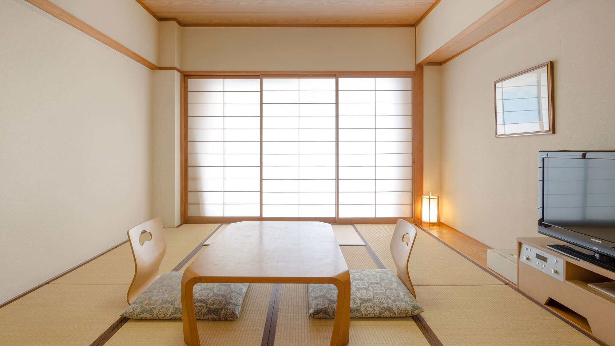 * [Japanese-style room, 10 tatami mats] A relaxing Japanese-style room with a faint scent of tatami mats.