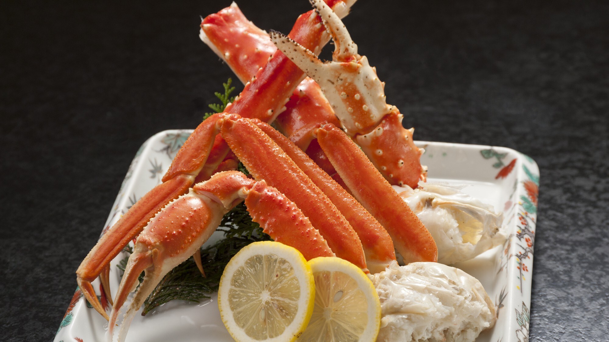 Contoh makan malam (kepiting salju, dll.)