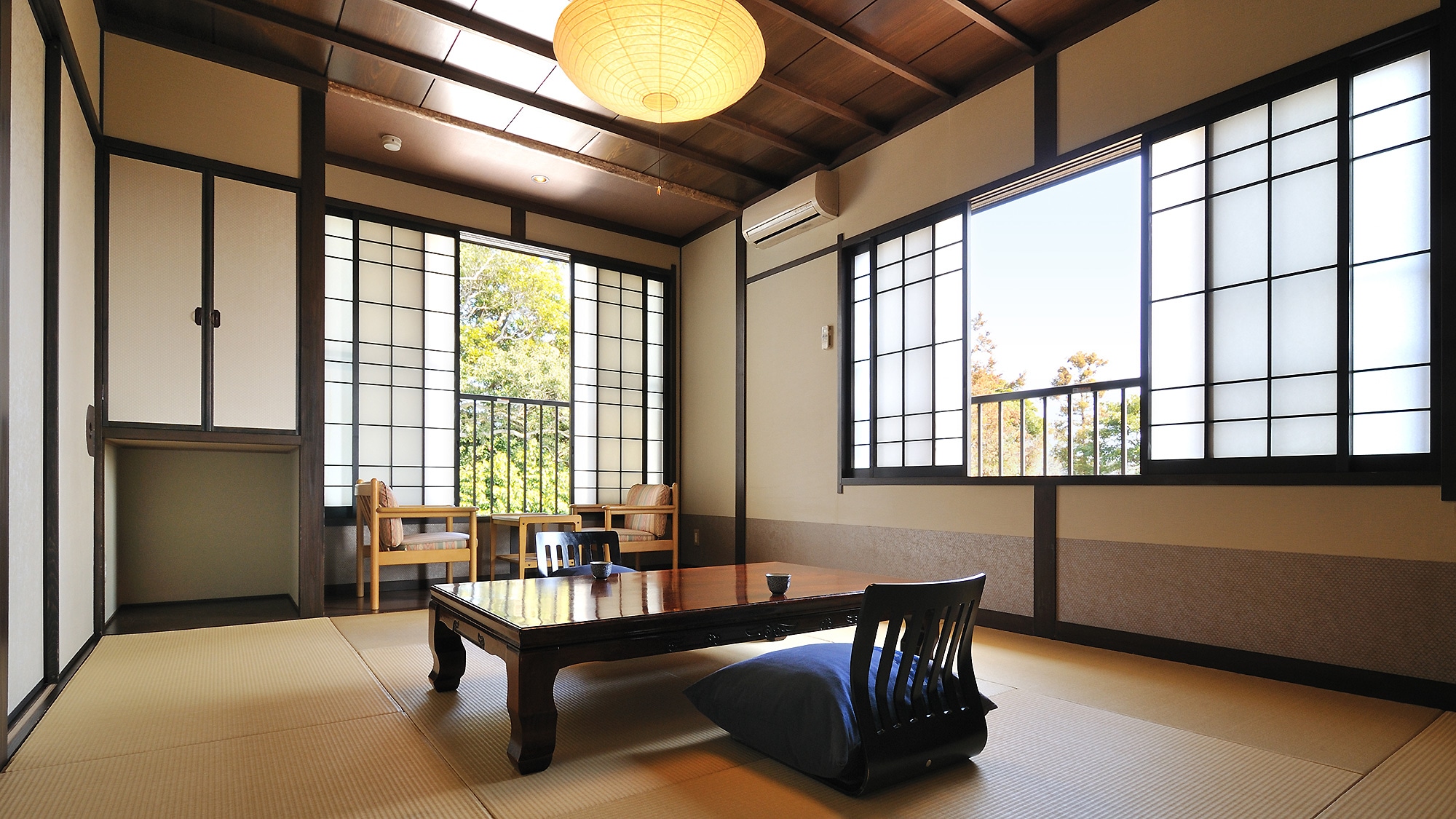 [Japanese-style room 10 tatami mats]