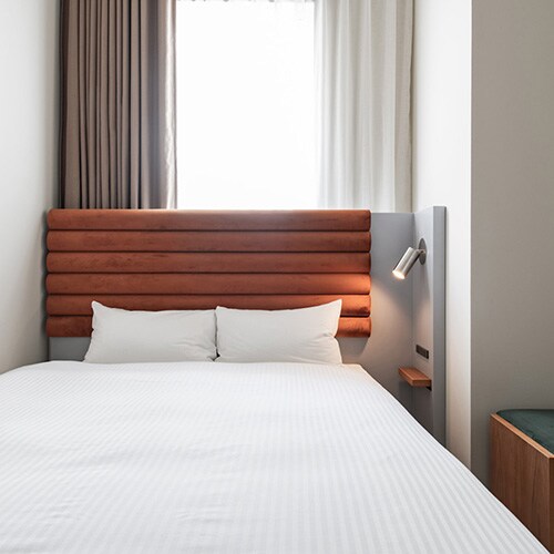 Double (accommodates up to 2 people)