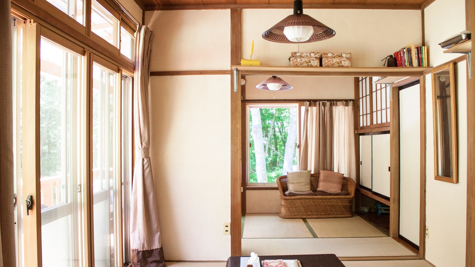 Two rooms of four and a half mats can be separated by fusuma.