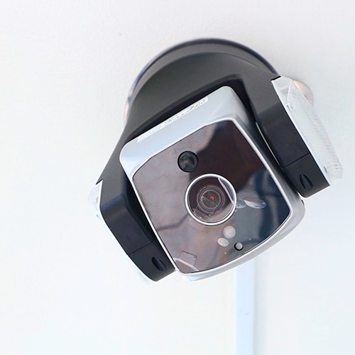 * [Security camera] Security camera with secure dialogue