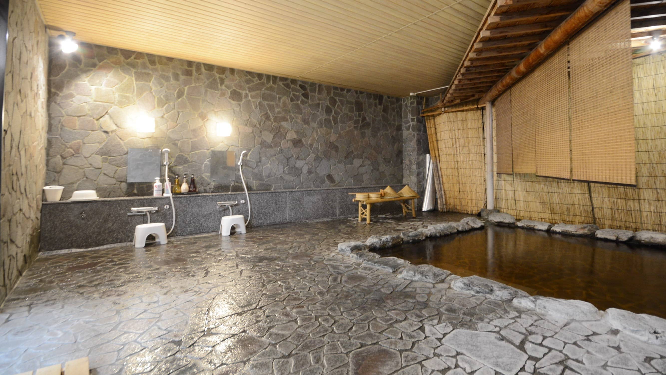 Private semi-open-air bath, Hoshi-no-yu (rock bath)