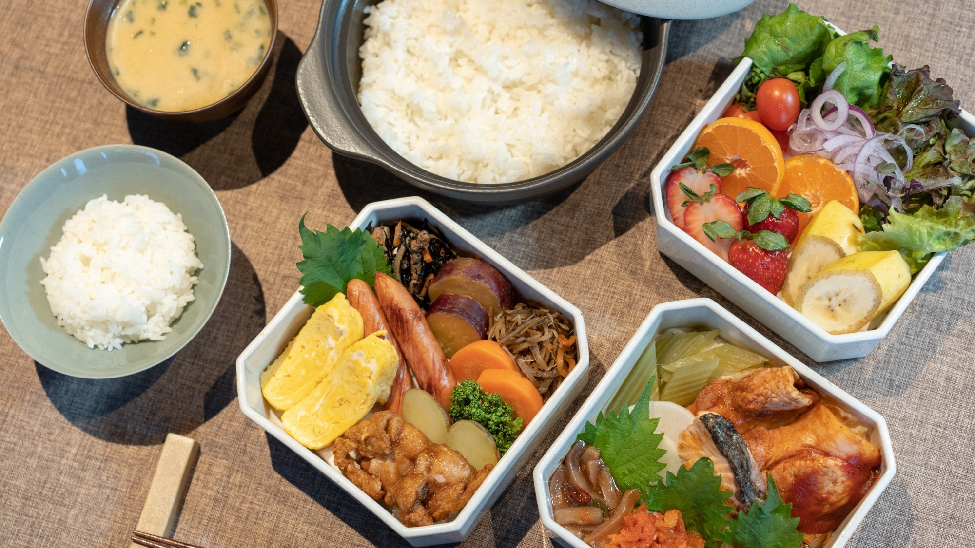 [Breakfast Example] Enjoy breakfast in your room. A colorful bento box will energize you for the day! *Breakfast example