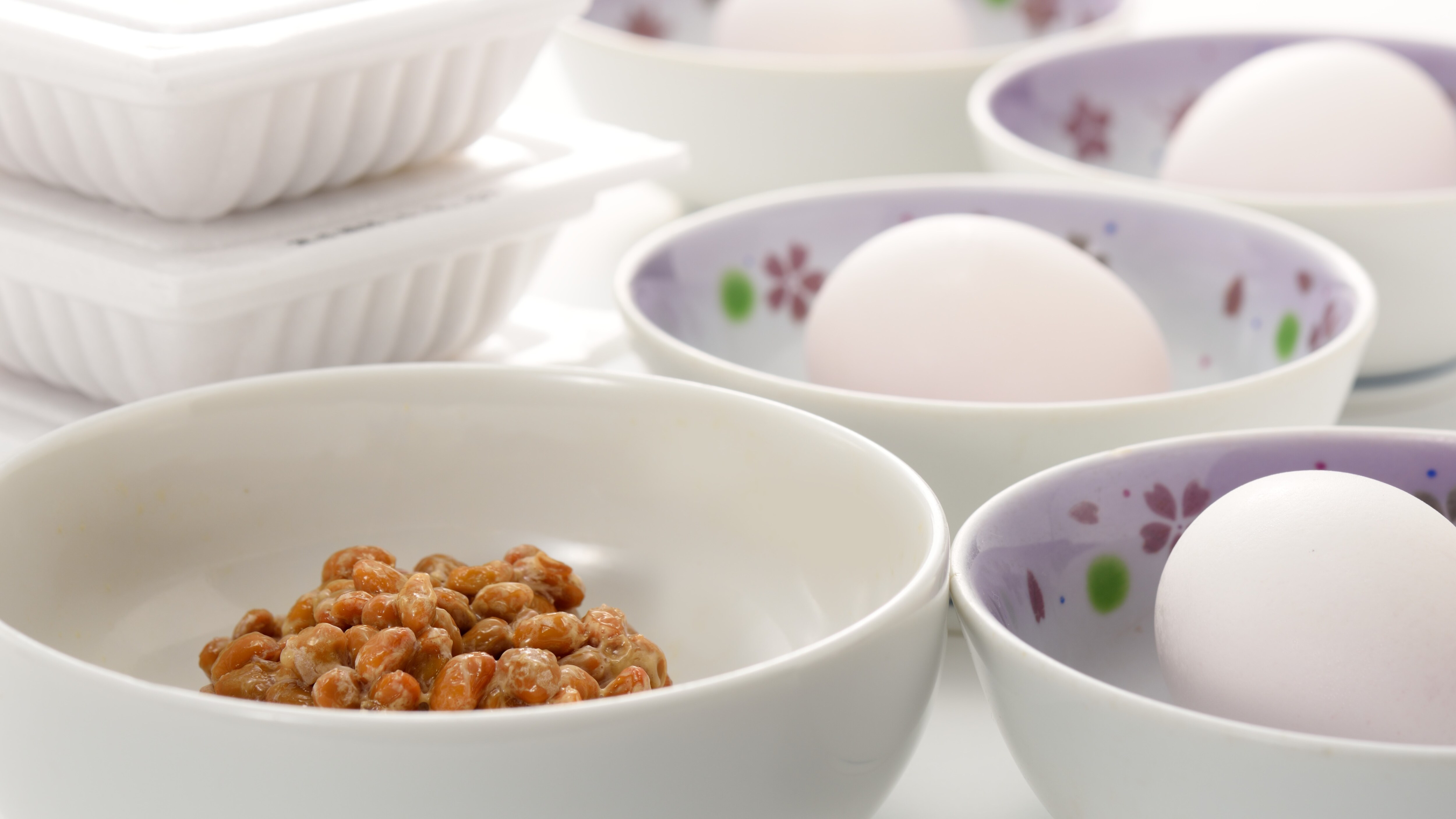 Natto and eggs are provided free of charge at breakfast.