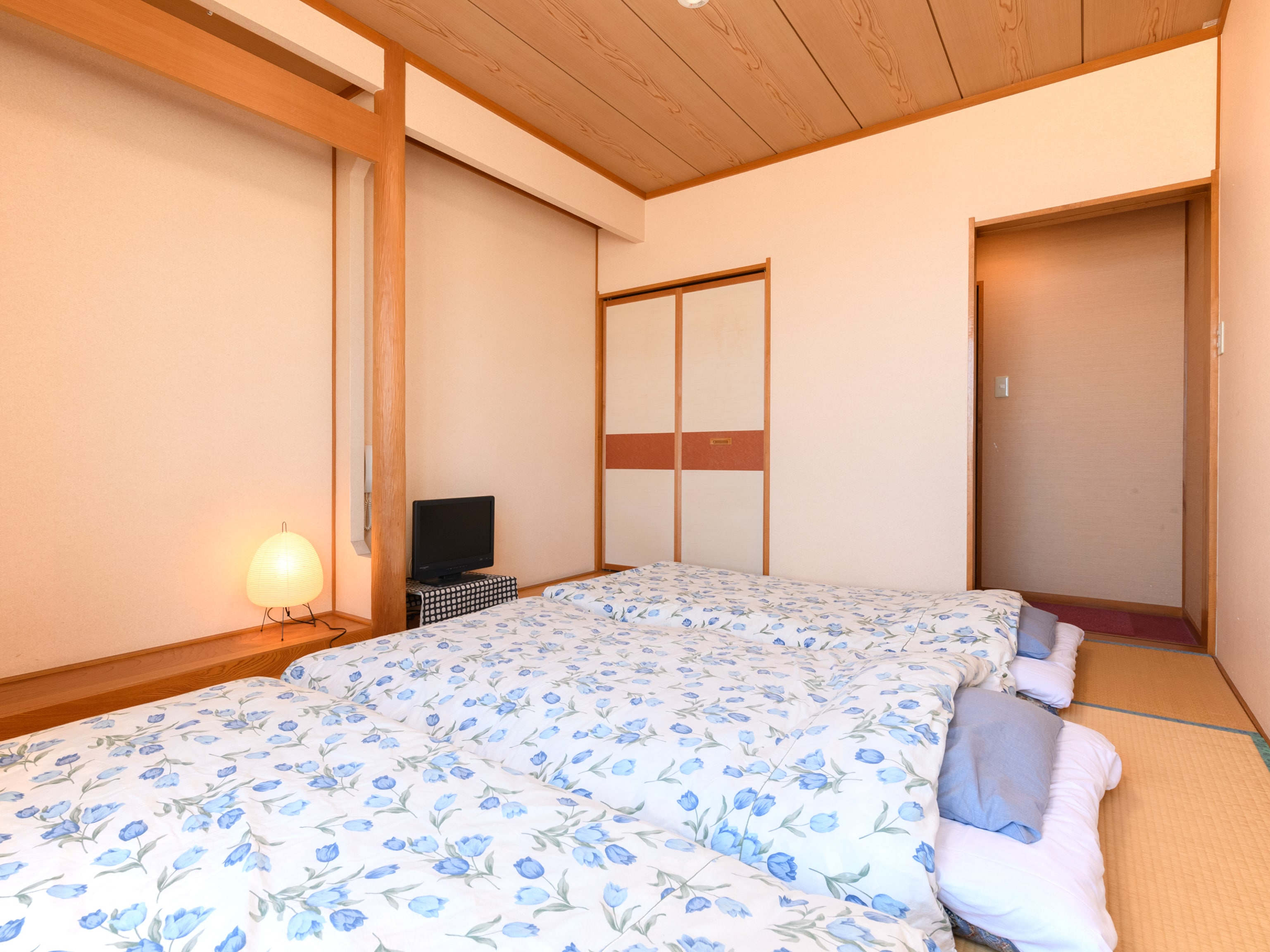 [禁烟] 日式客房，可容纳1-3人（共用浴室和卫生间）