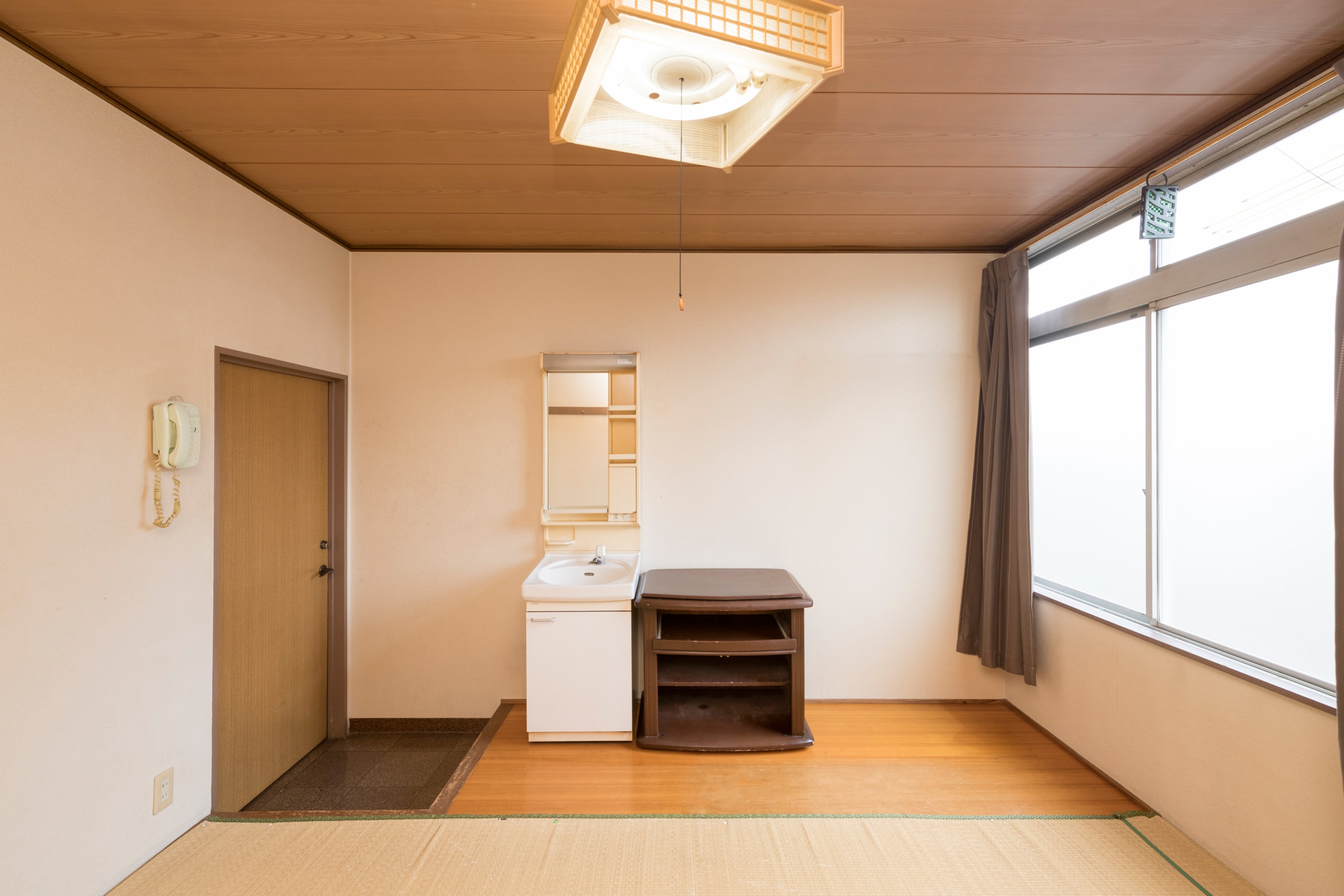[Smoking] Japanese-style room for 1 person (no toilet)