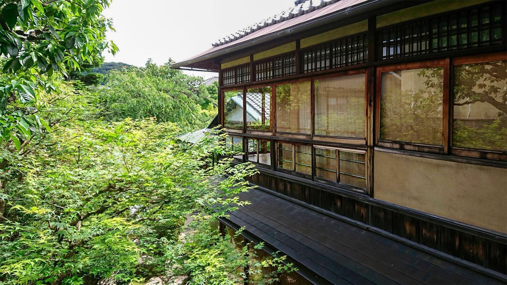 ・[外观] 身处京都大自然包围的历史建筑中，体验非凡的空间