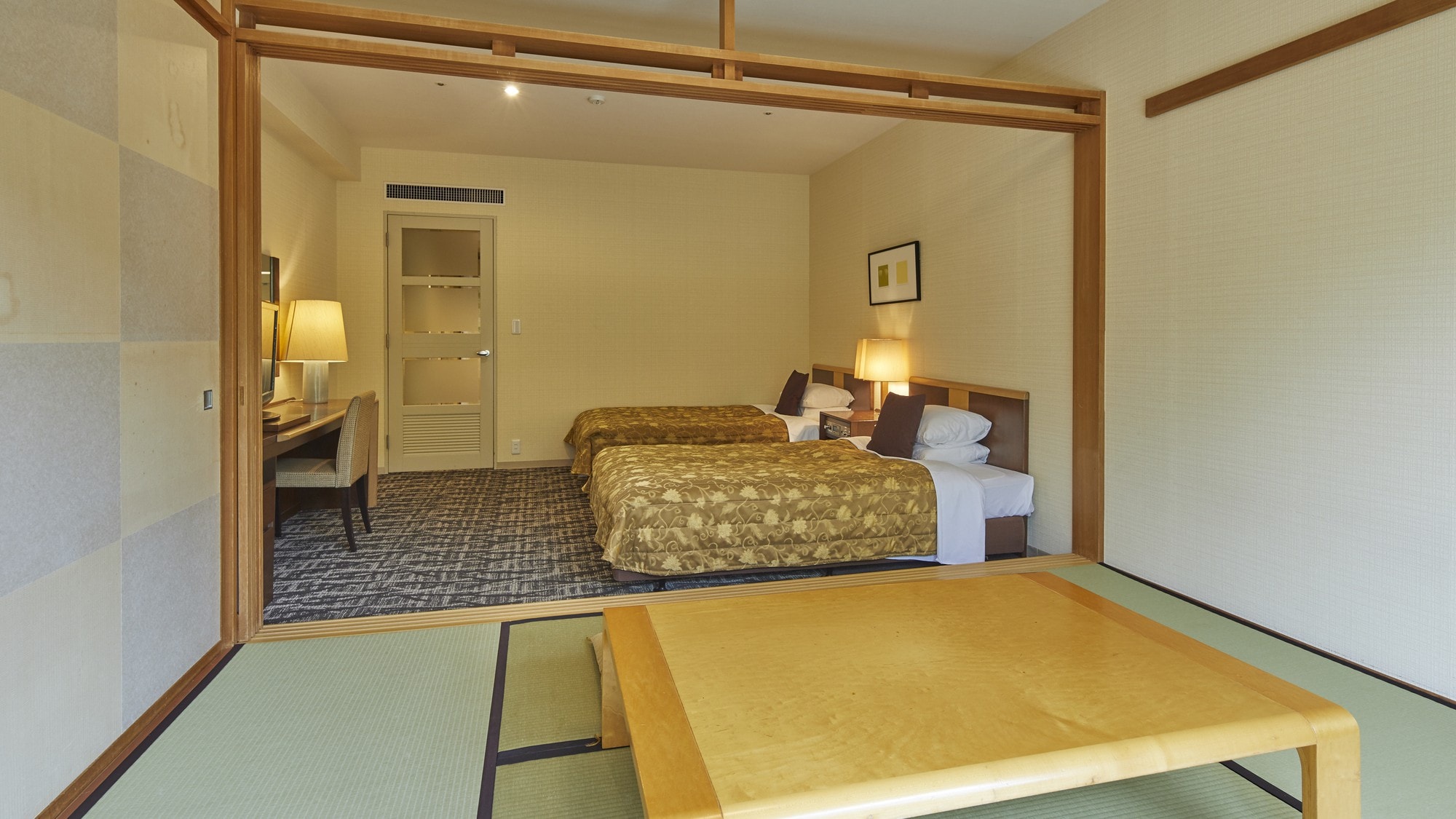 Deluxe Japanese and Western room (capacity for 5 people) ①-2