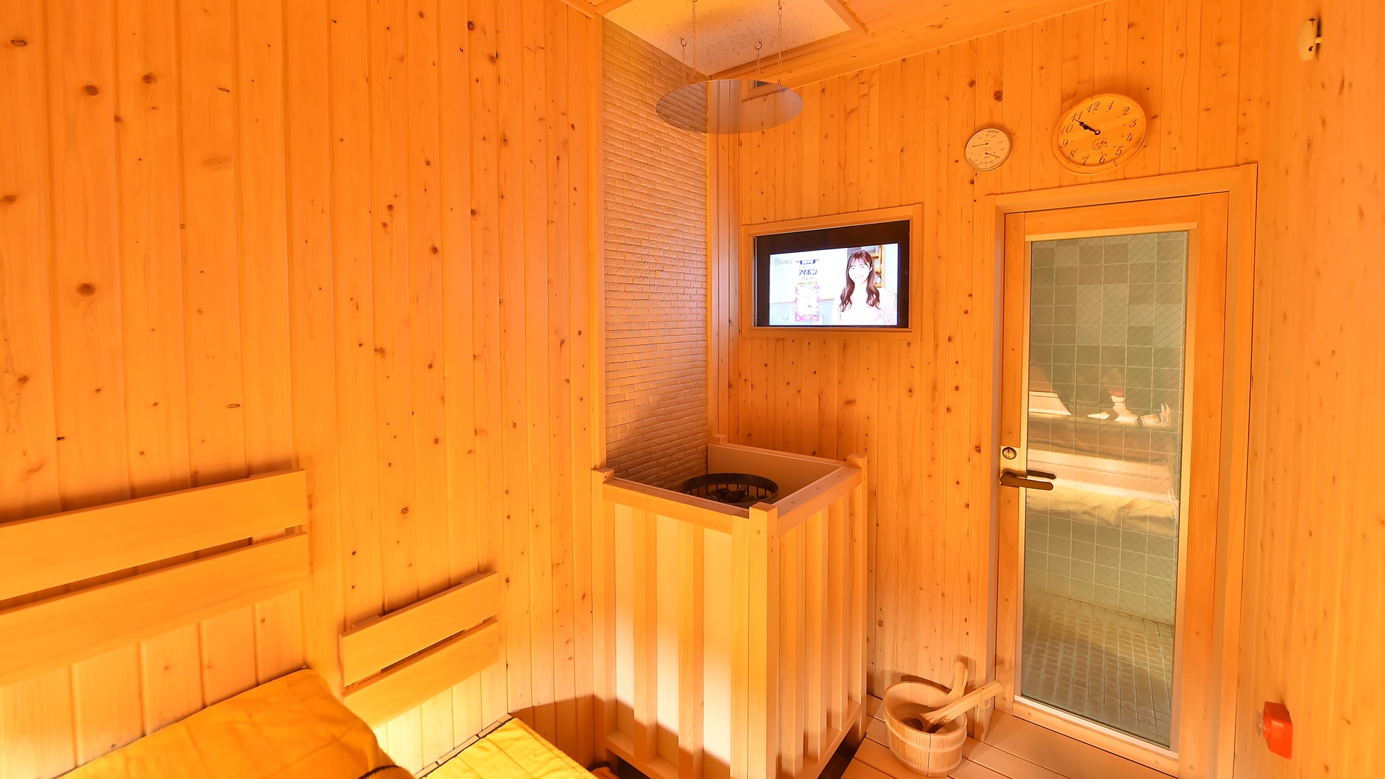 Fully equipped with sauna and TV
