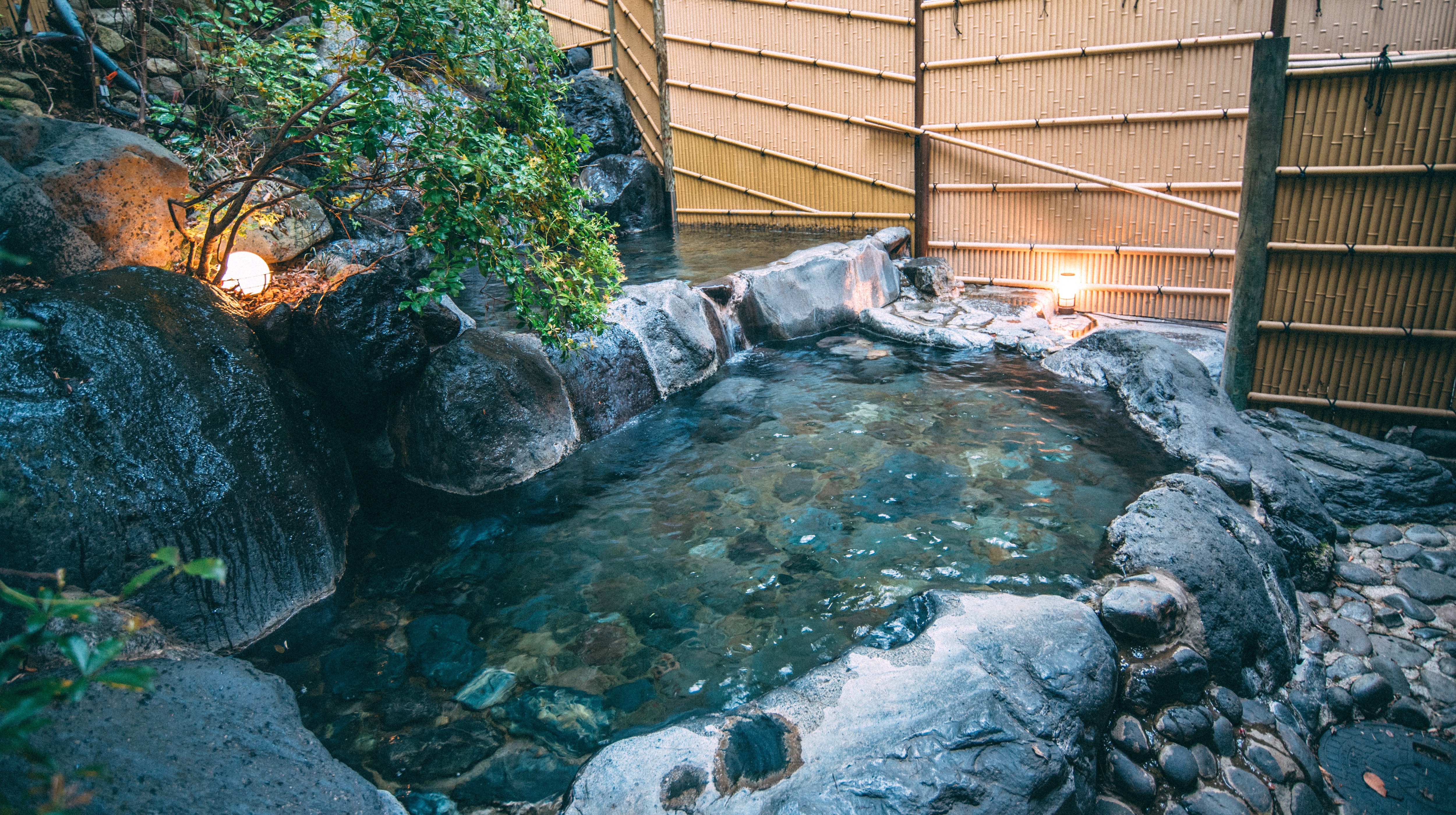 從露台露天浴池上方