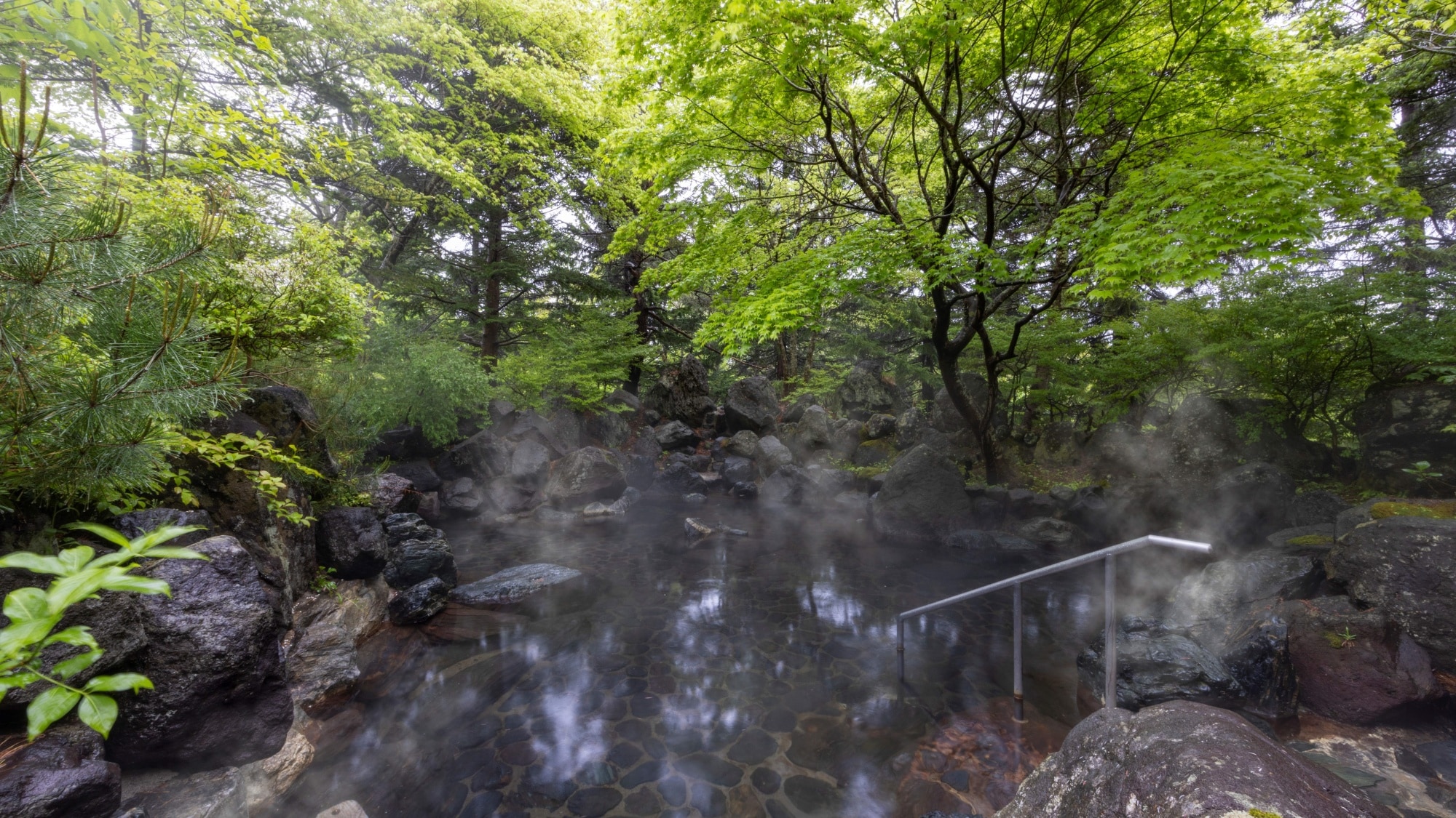Open-air bath