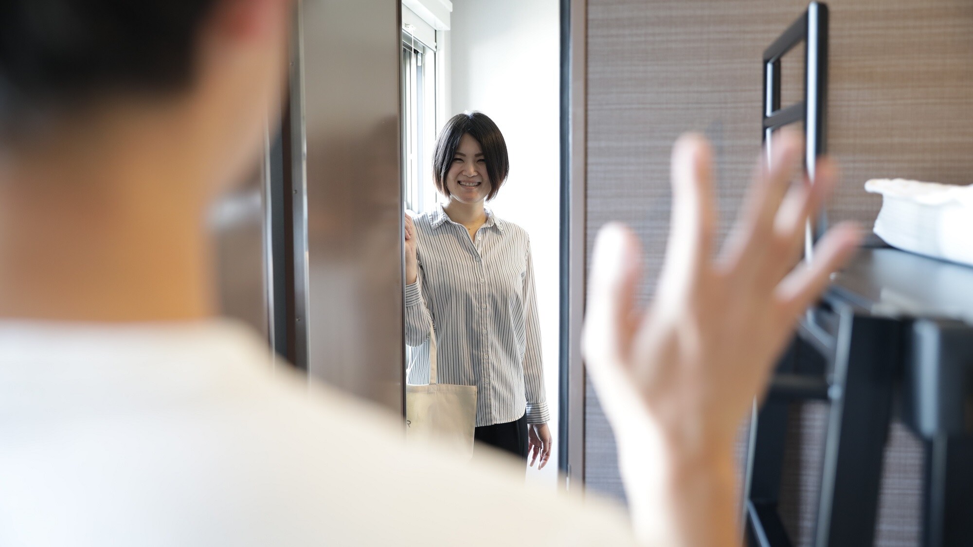 You can easily move between rooms.