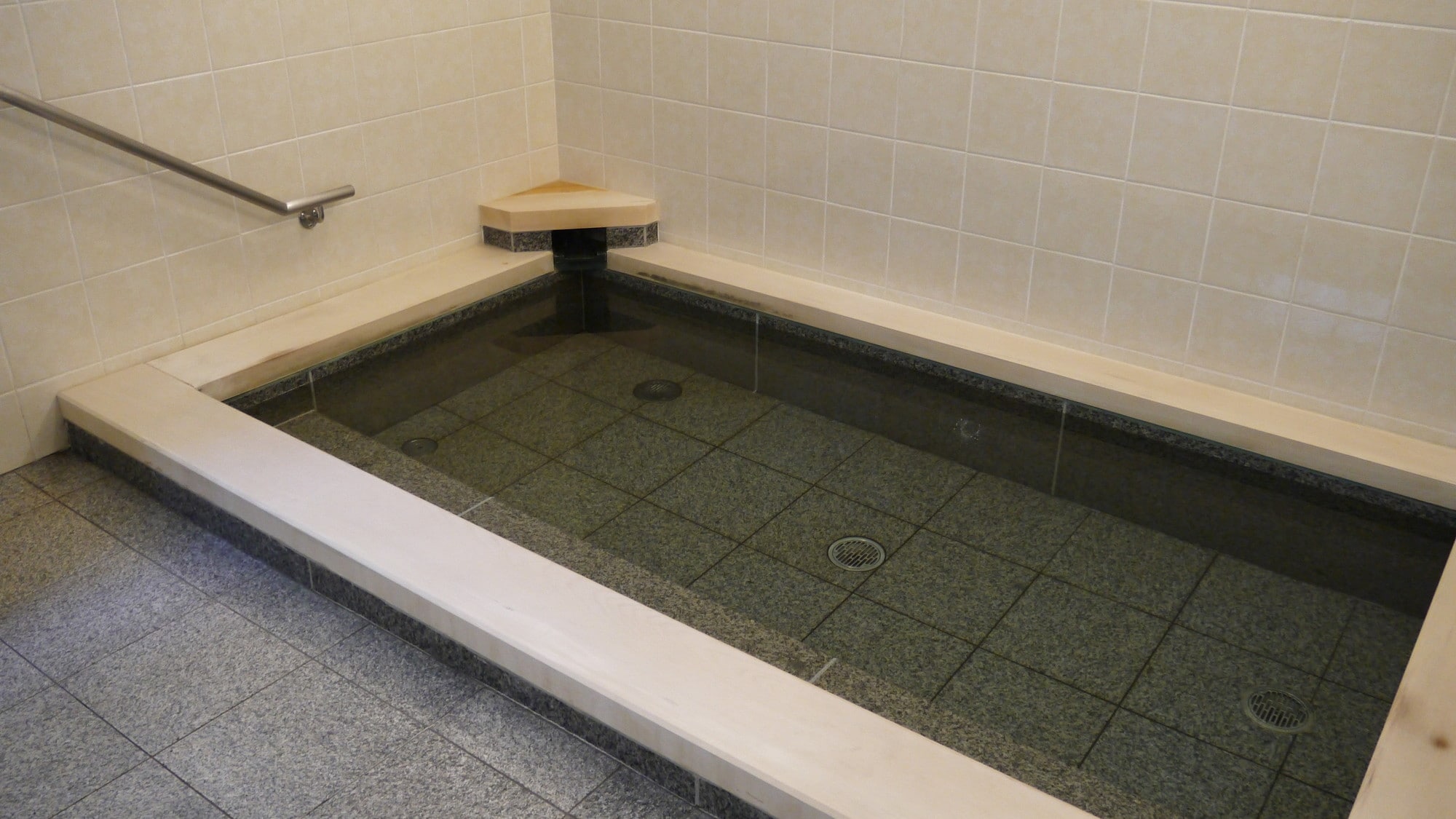[Large communal bath] In principle, the usage time is from 16:00 to 21:00.