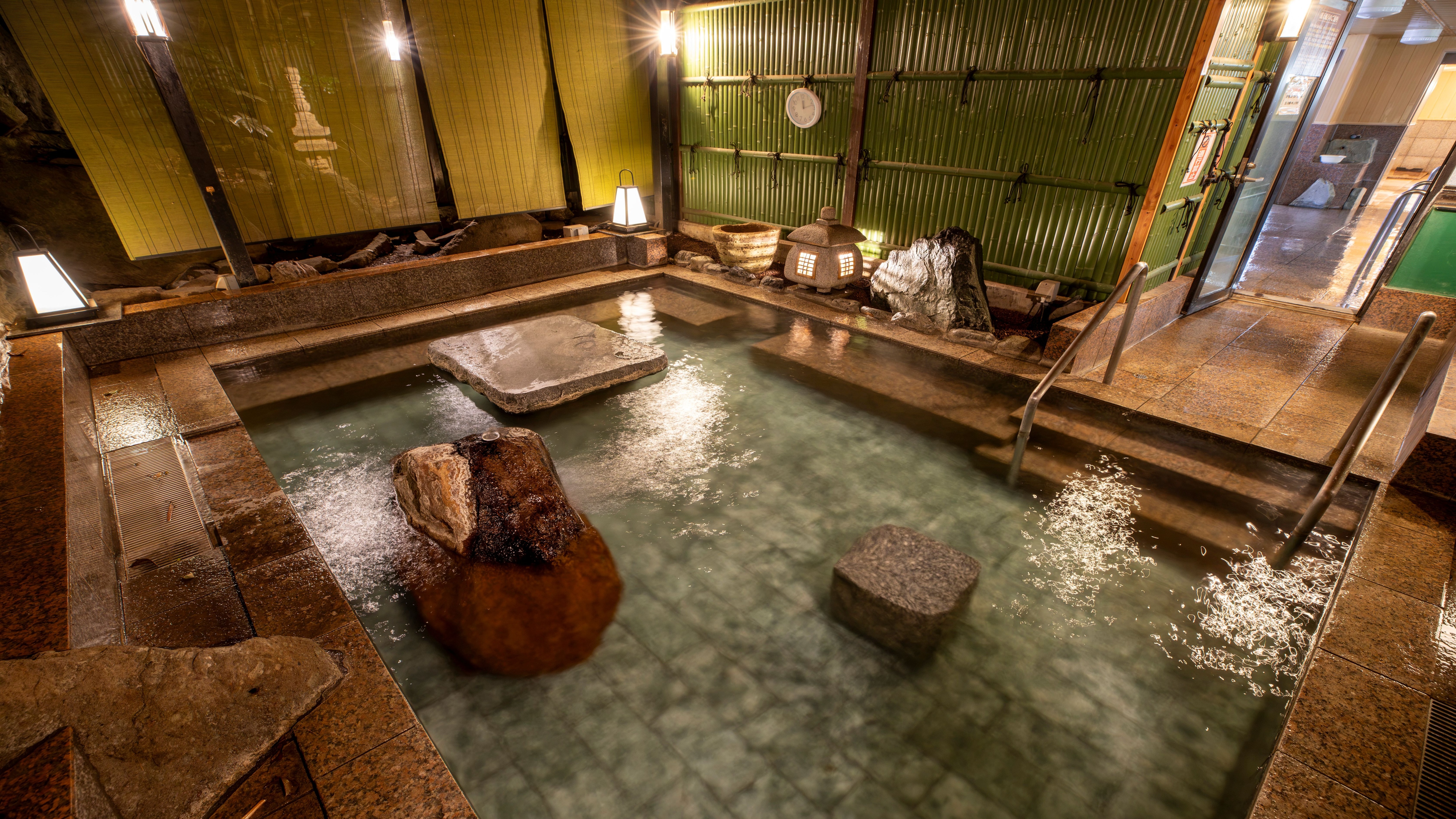 Open-air bath (men's bath)