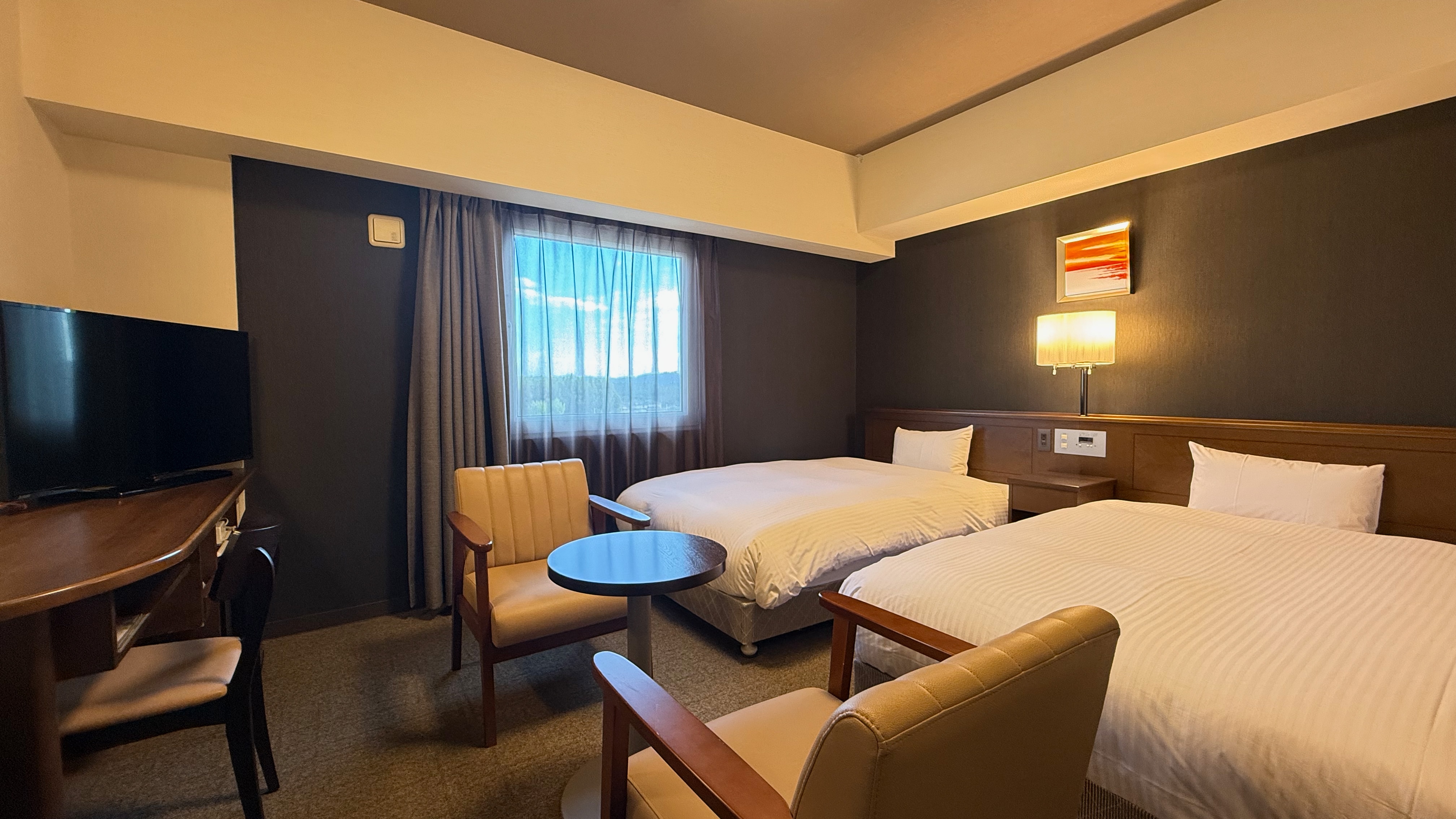 "스탠다드 트윈"19 평방 미터의 넓은 객실입니다