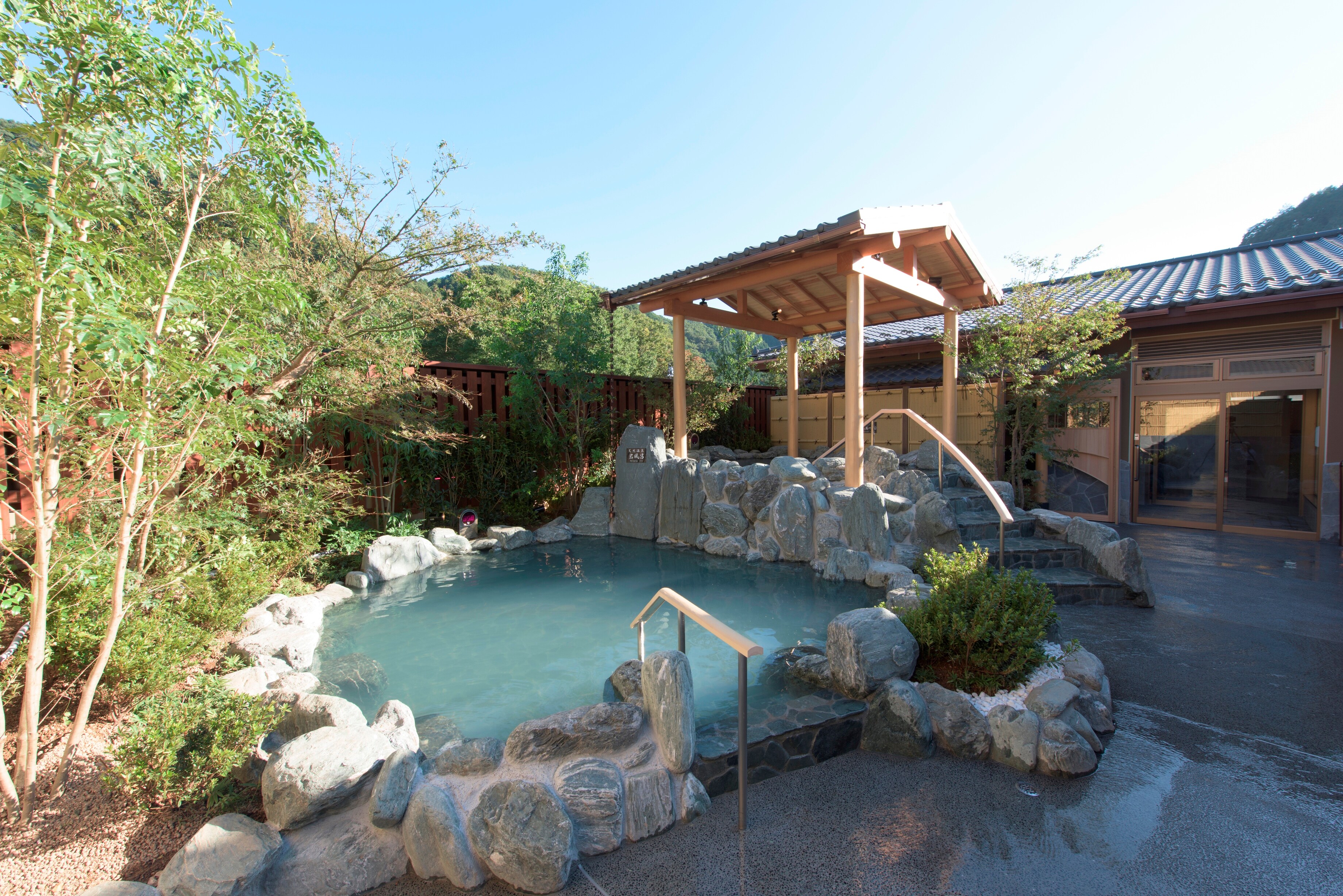 ภูเขาทากาโอะ ออนเซ็น โกคุราคุยุ