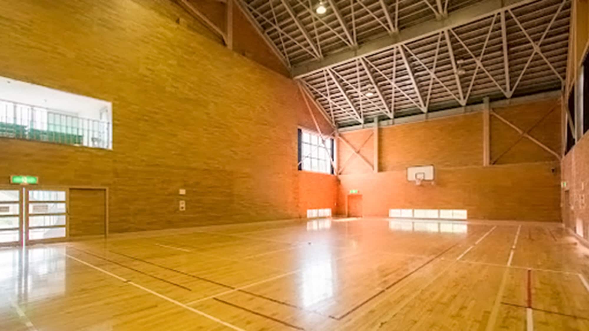 ・[Facilities] Enjoy time with your family and friends to refresh your mind and body through sports in the gymnasium.
