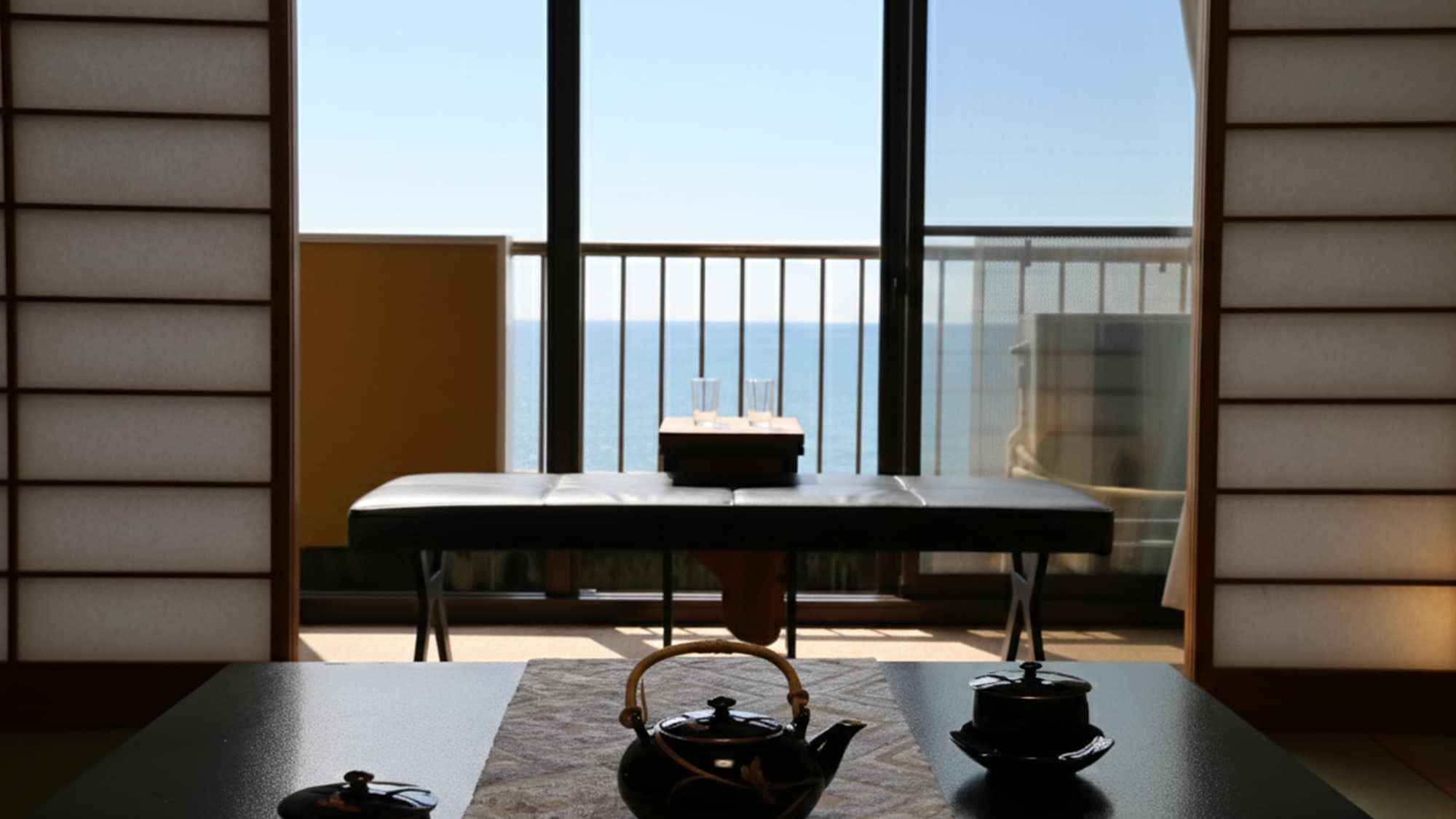 [Ocean-side guest room] <Ocean view Japanese-style room> Overlooking the ever-changing Sea of Japan