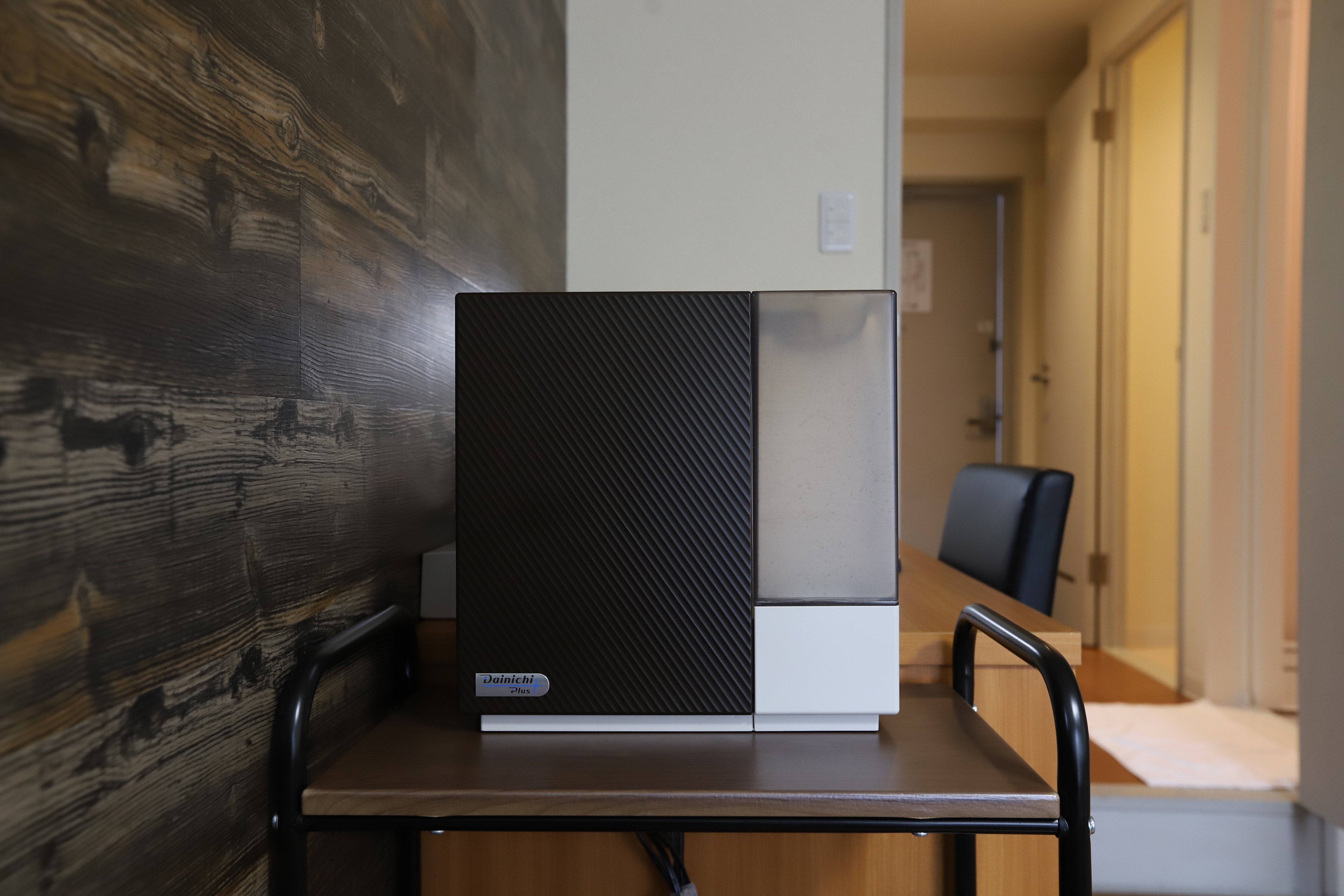 All rooms are equipped with hybrid humidifiers. In winter, they can be used in conjunction with the air conditioner to warm the room.