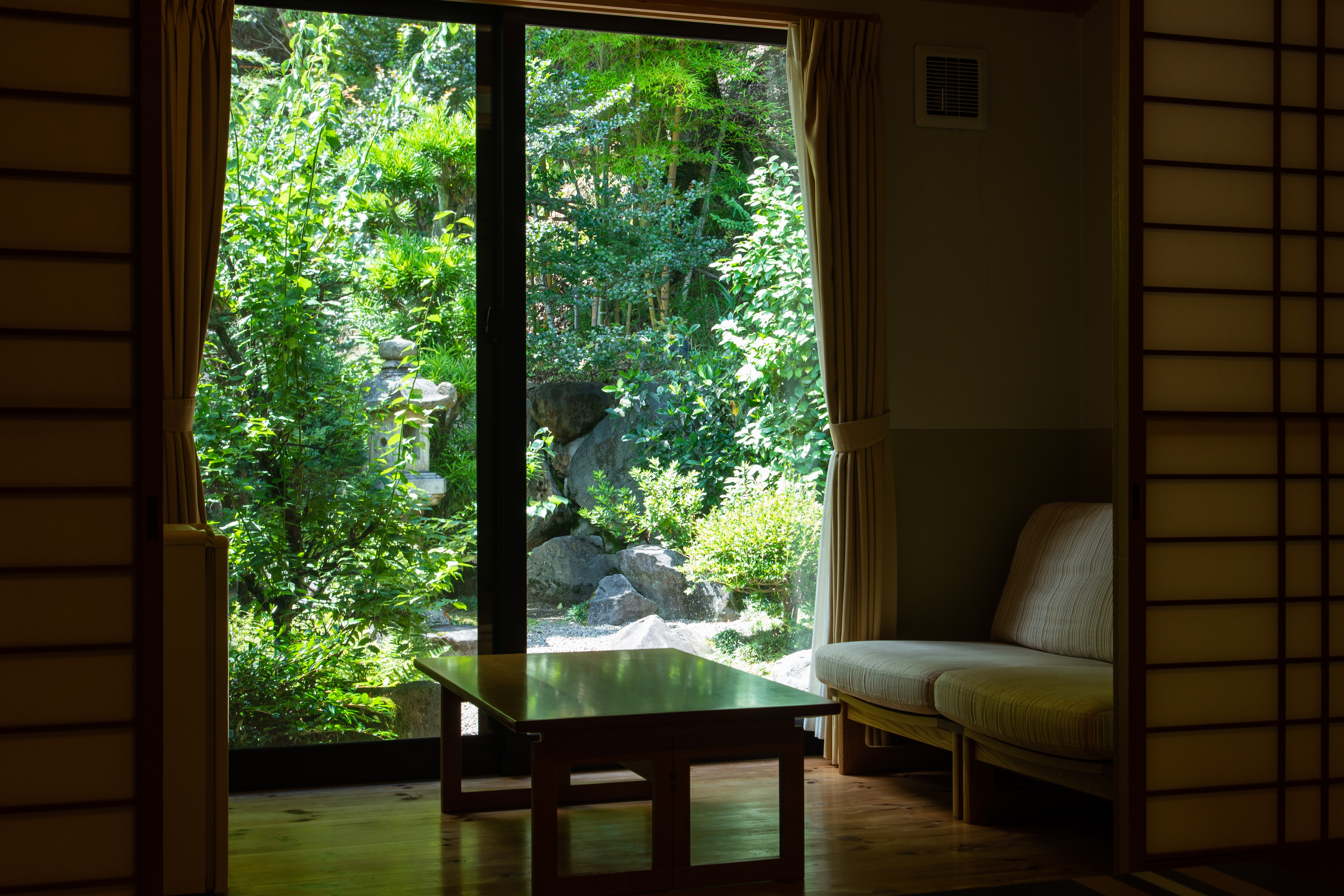 Japanese-Western style room, Shaka/Dainichi room