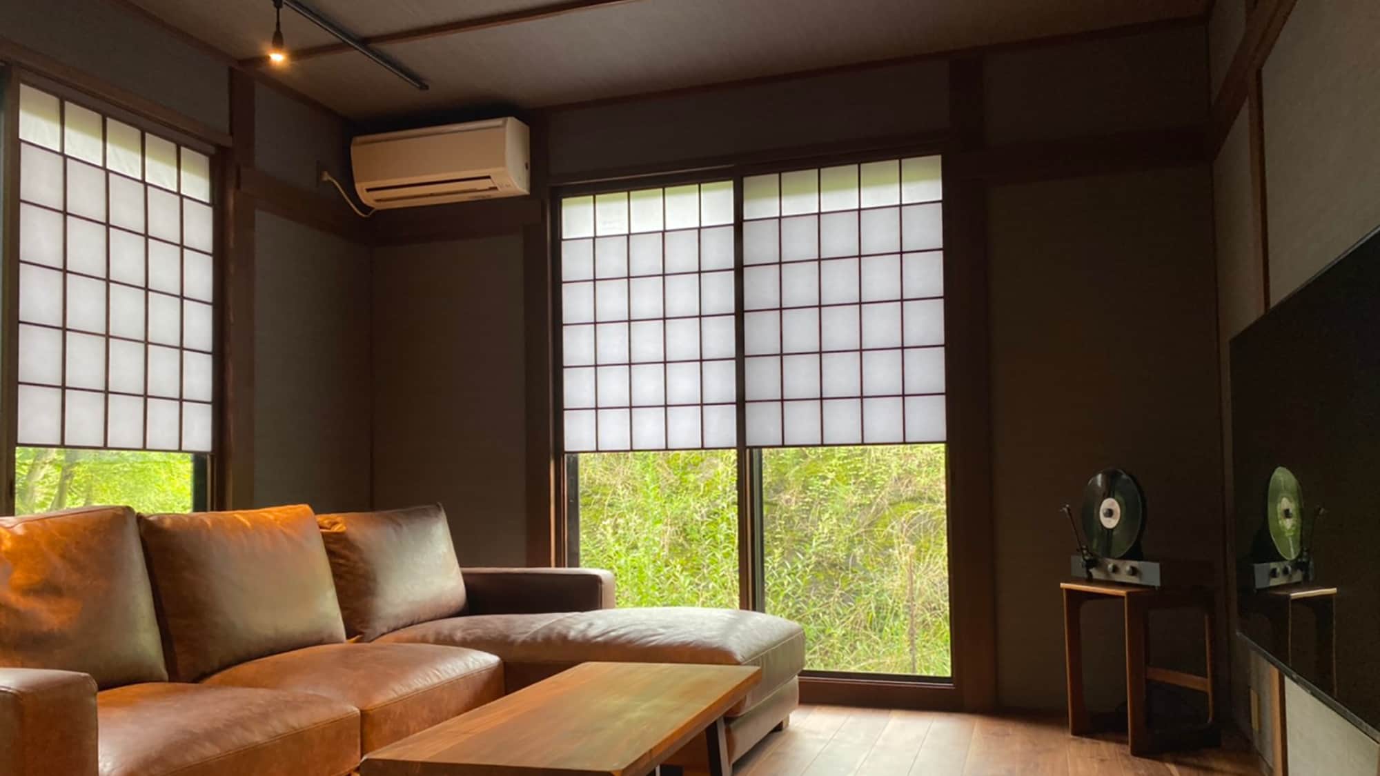 [Suite] Living + Japanese-Western room + Bedroom with open-air bath