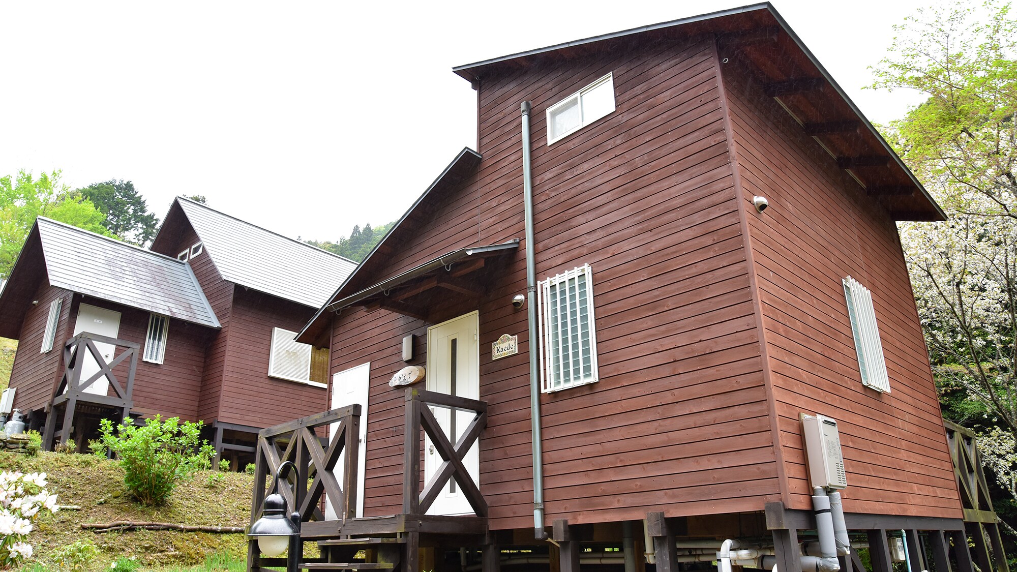 * 山间小屋风格小屋 [2 张床 + 3 蒲团]：外观