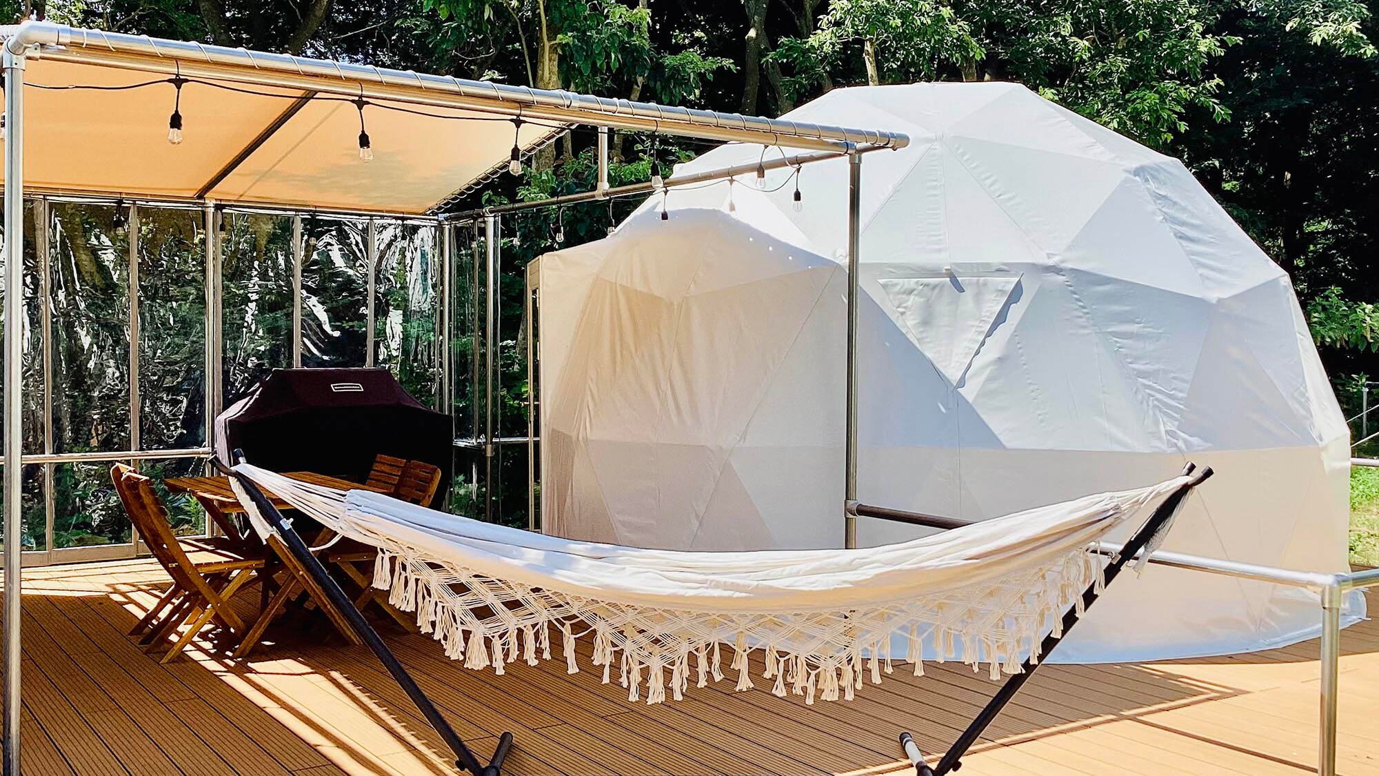 ・[Dome-shaped tent] A dome-shaped tent nestled in the forest of Izu Kogen. Enjoy glamping casually.