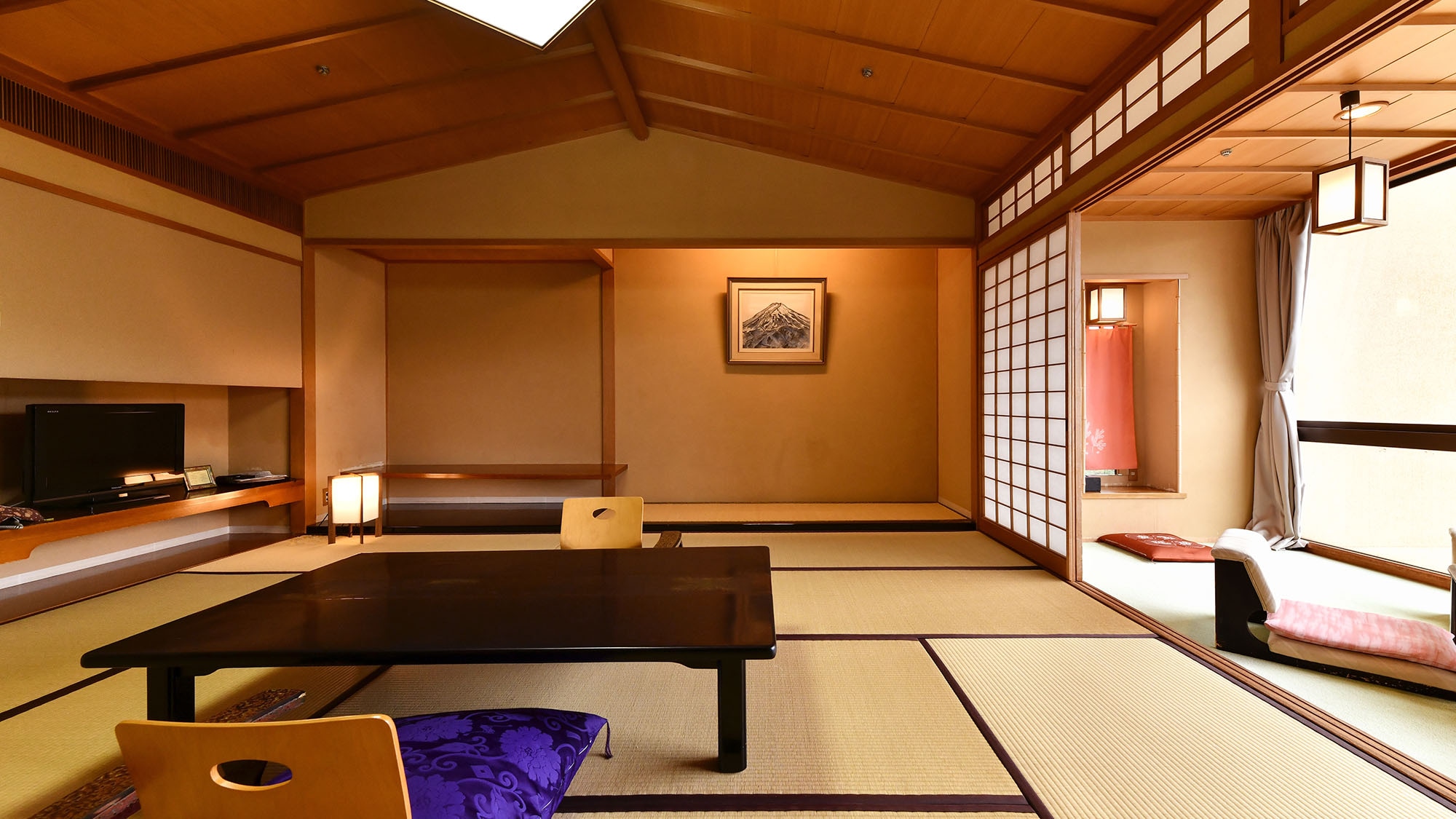 [Autumn House - Standard Japanese-style Room] This room has a separate bathroom.
