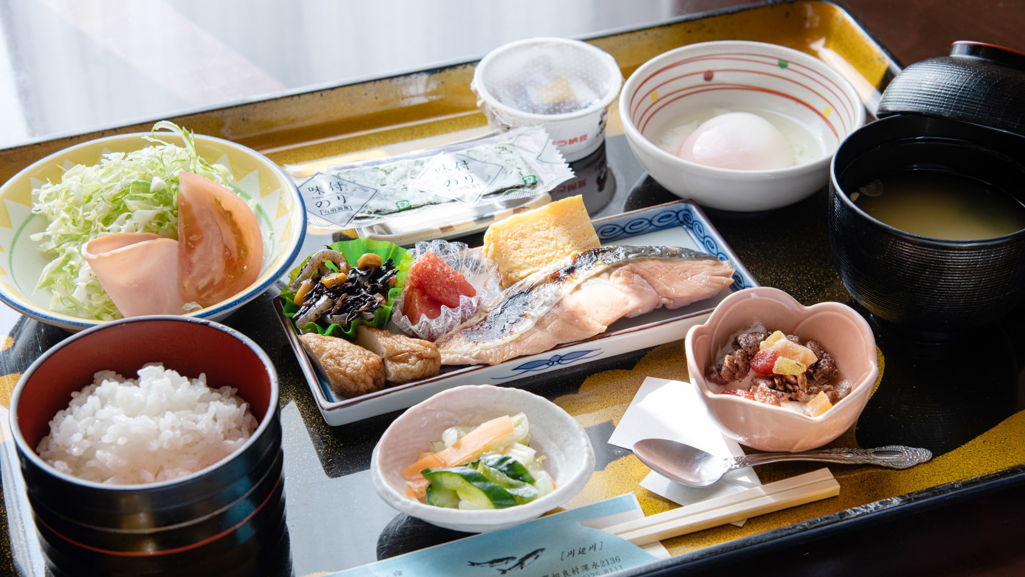 *[Breakfast example] We will prepare a healthy Japanese set meal for you. Have a healthy day.