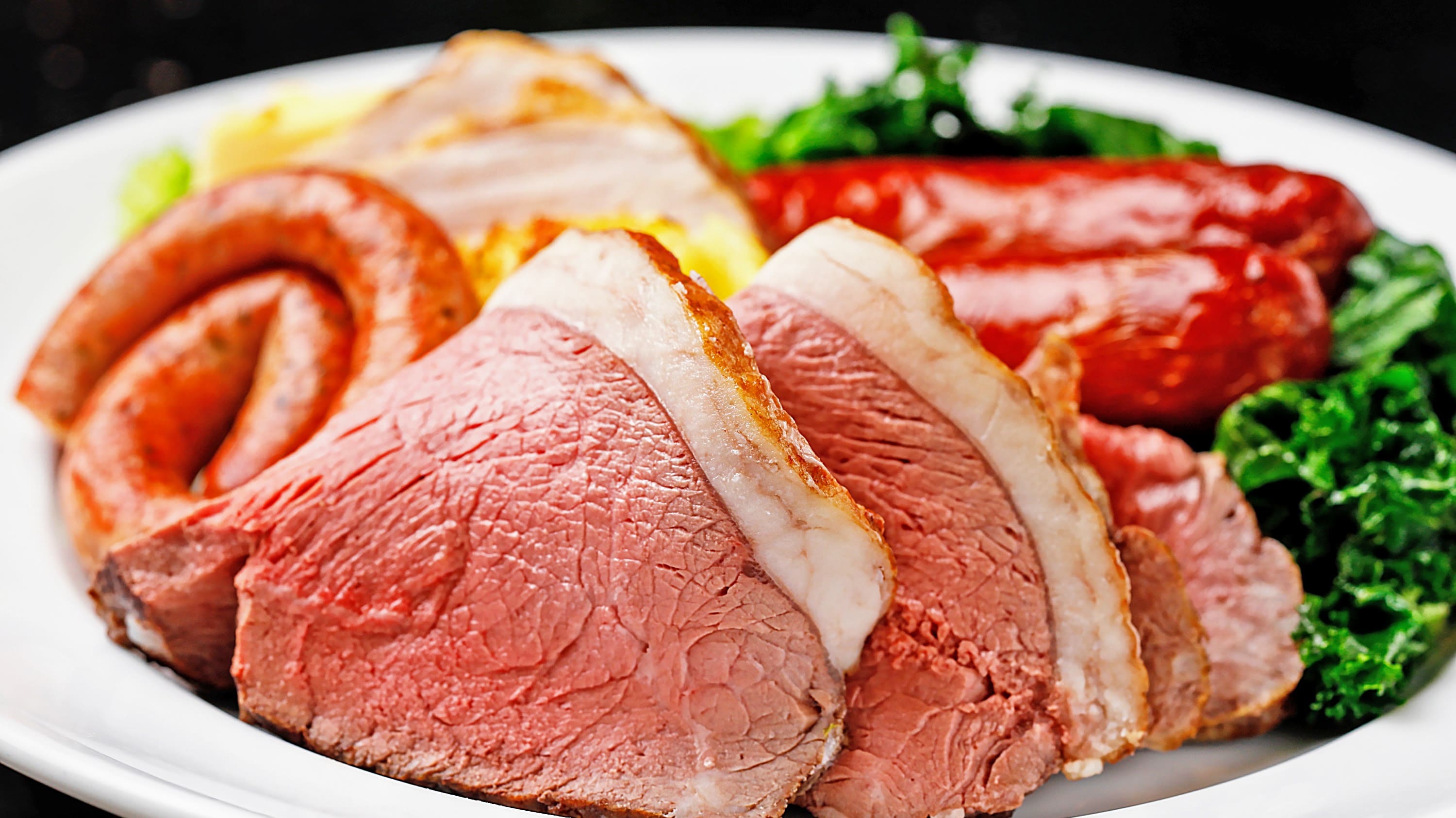 [Dinner] Juicy meat awaits you.