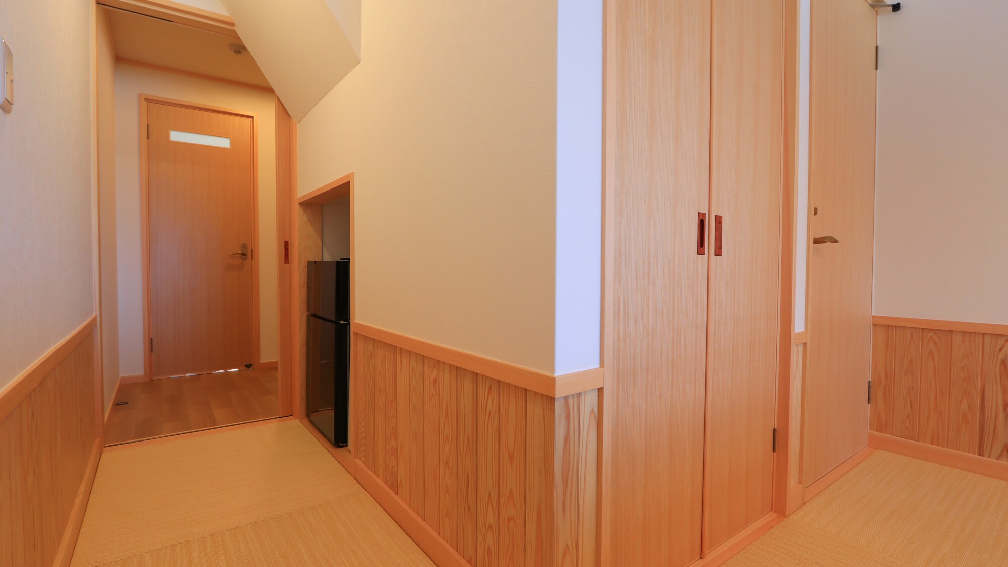 [Moon Room] There is a washroom space at the back of the room.