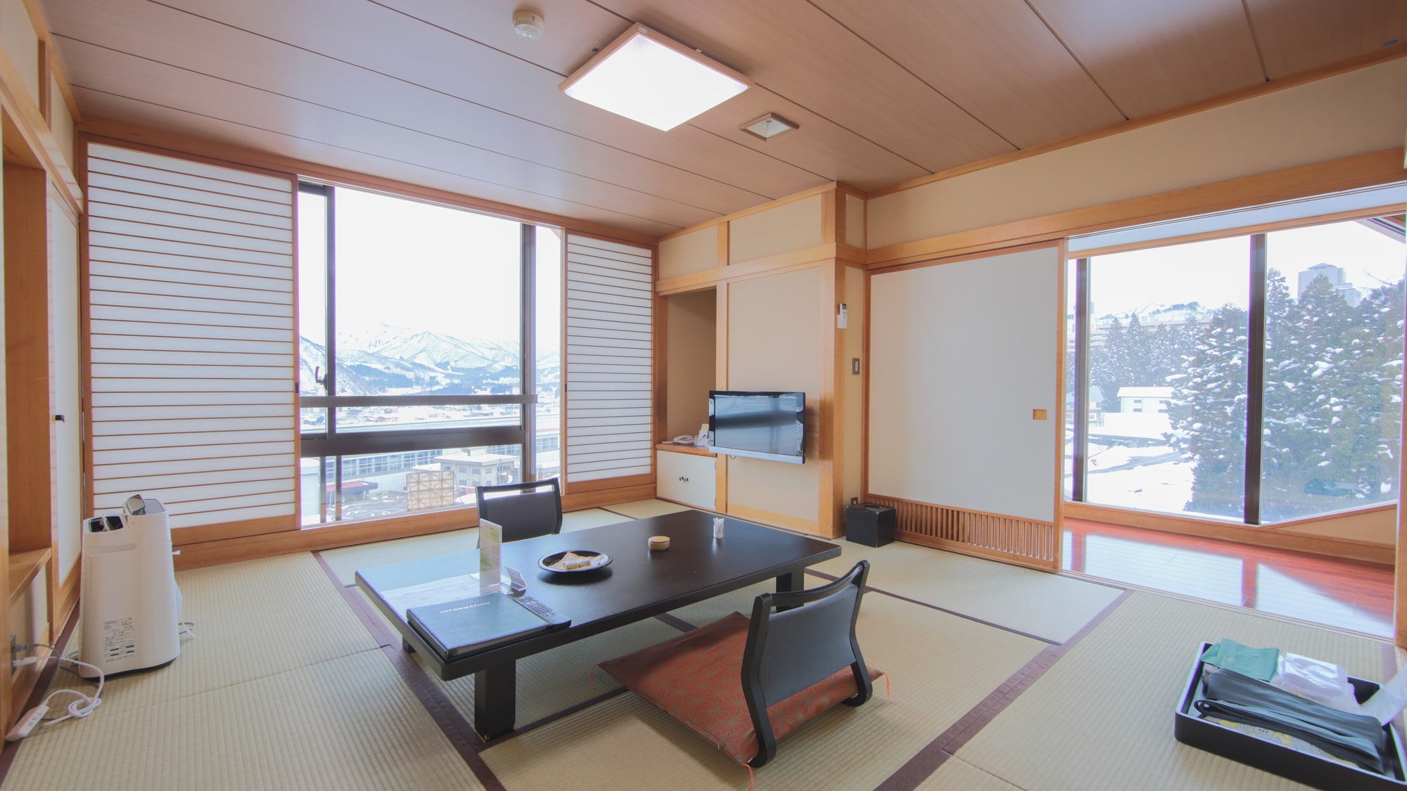 [Non-smoking ☆ Japanese-style room 10 tatami mats] Japanese-style room