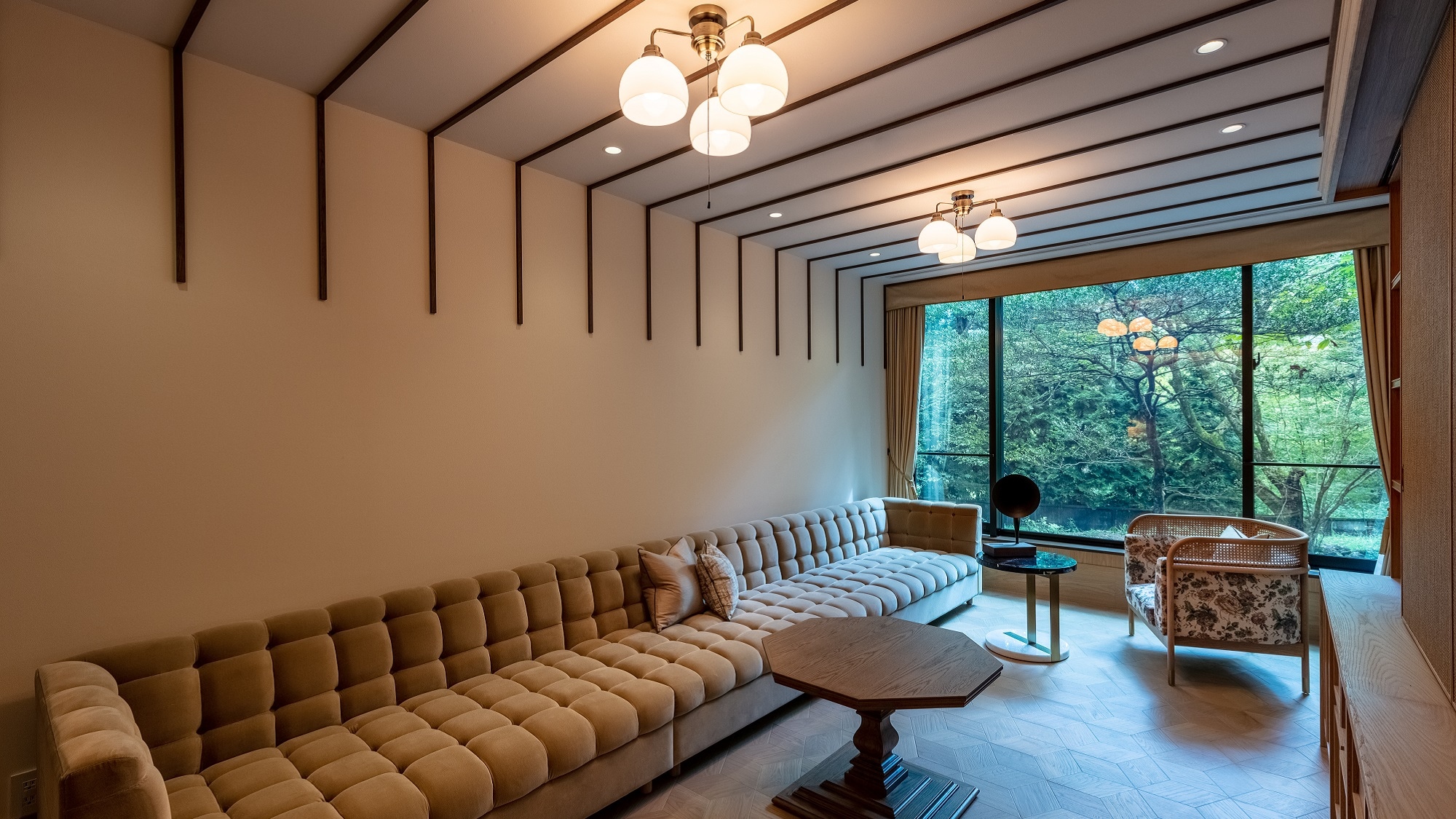 Stylish suite twin (example)