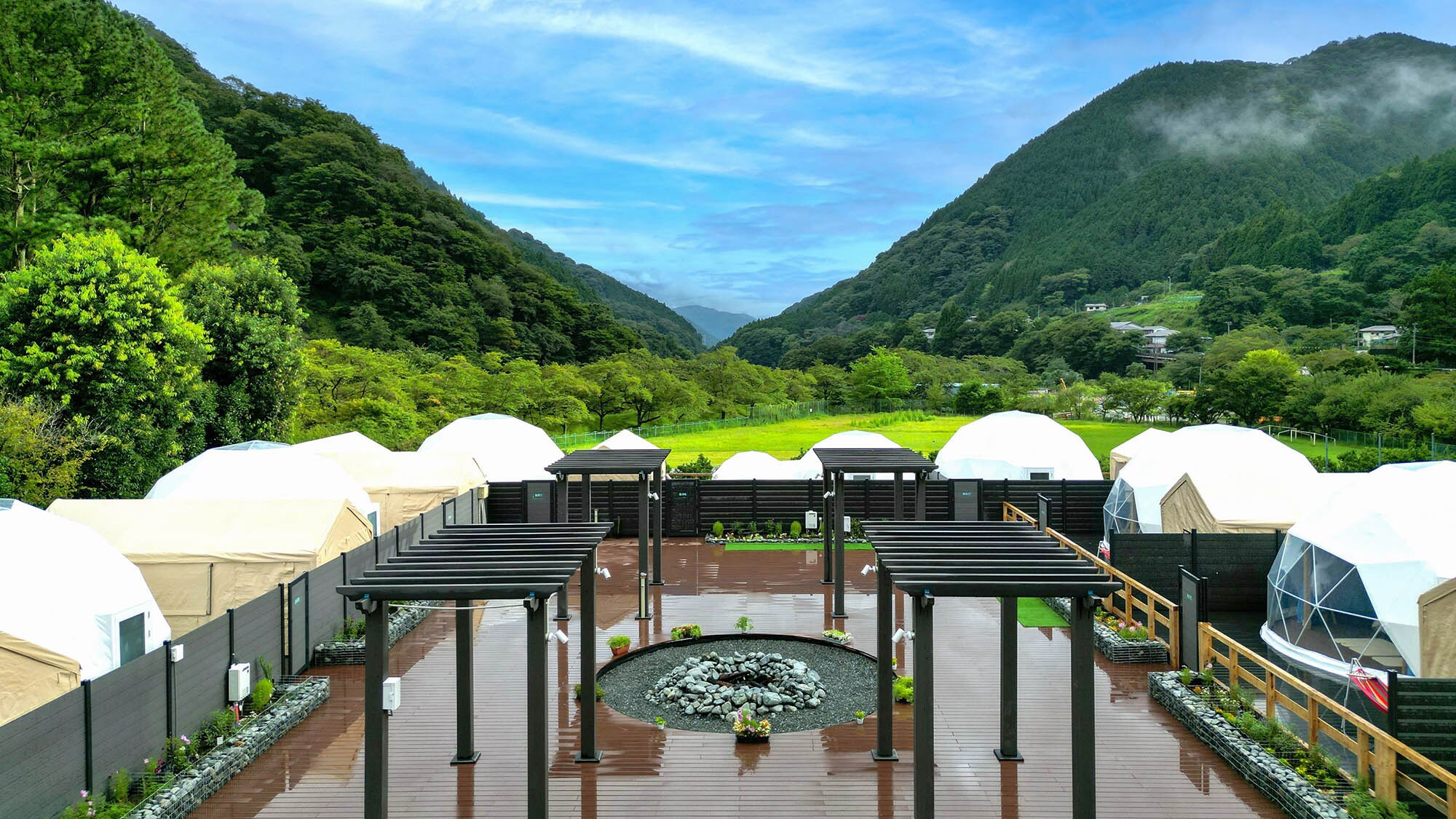 [Eksterior] Resor sumber air panas terbesar di Prefektur Kanagawa yang menggabungkan glamping dan hotel