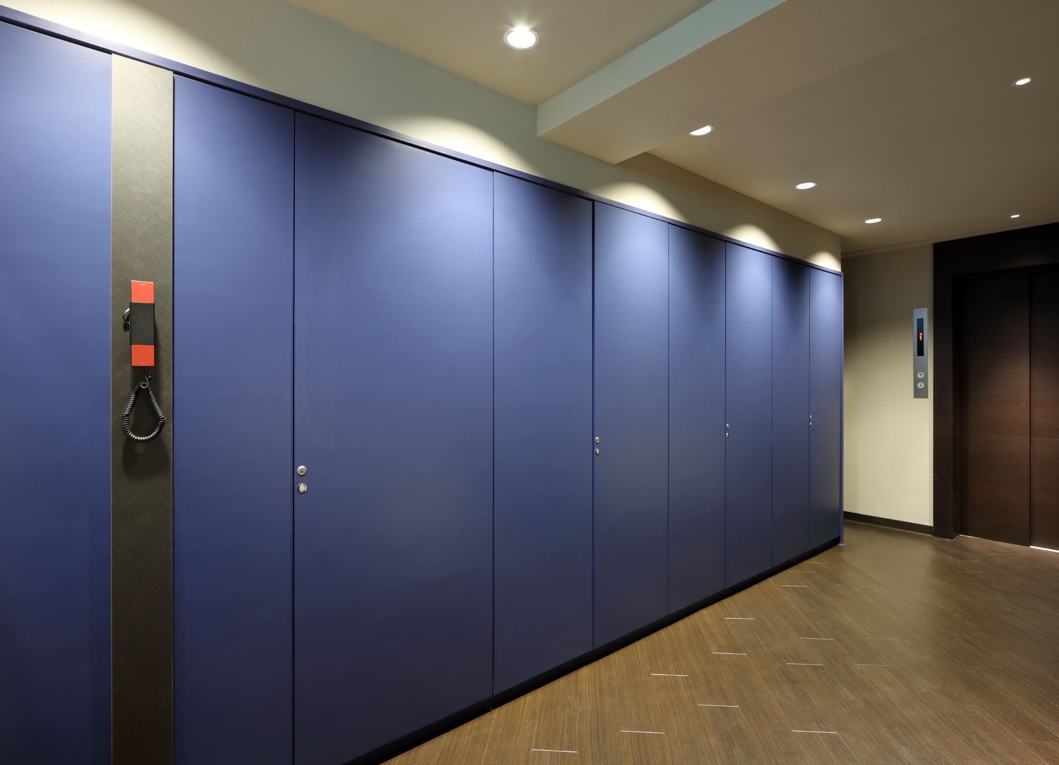 Guest room floor elevator hall