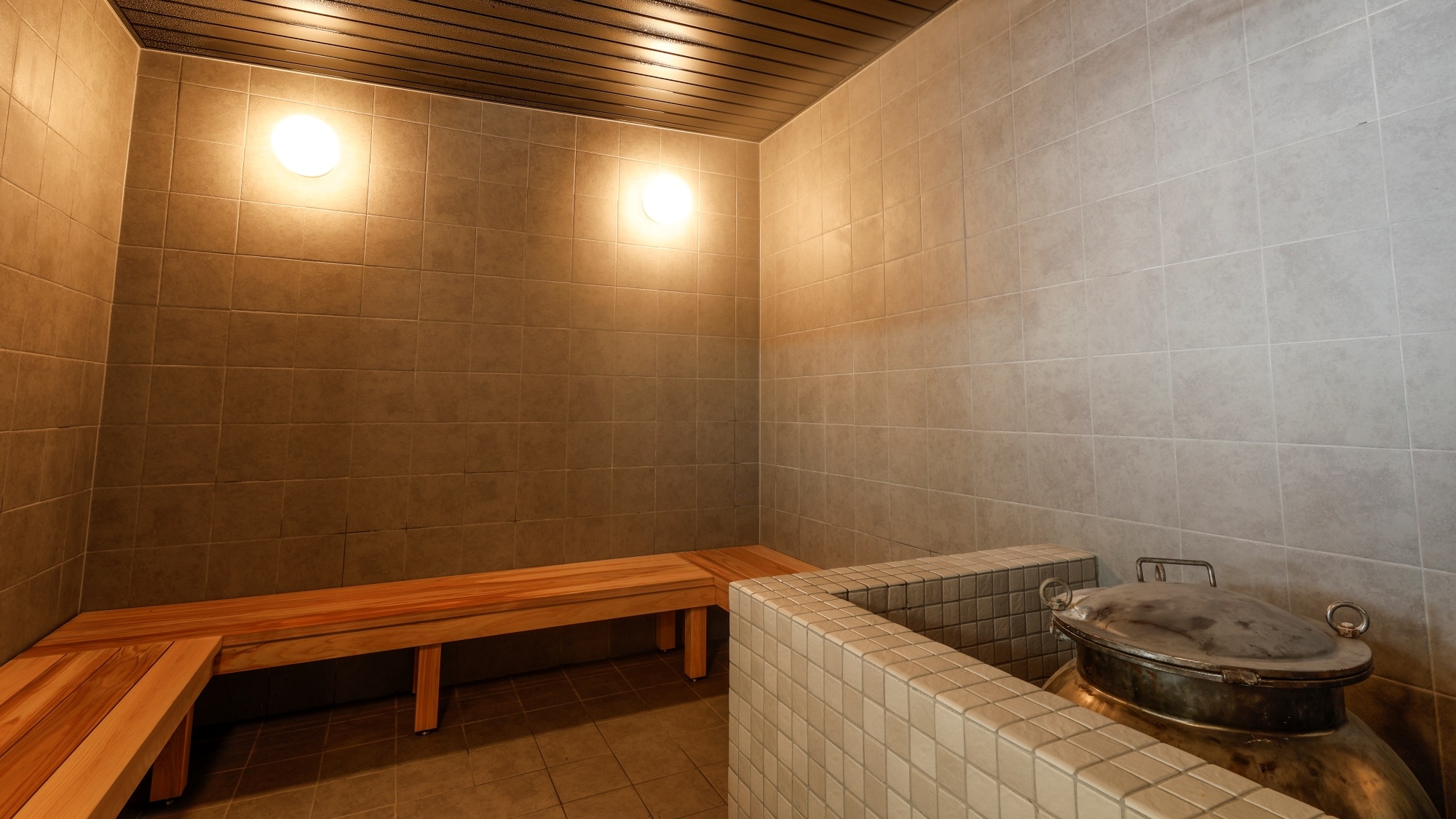 [Left bath] Radium steam bath