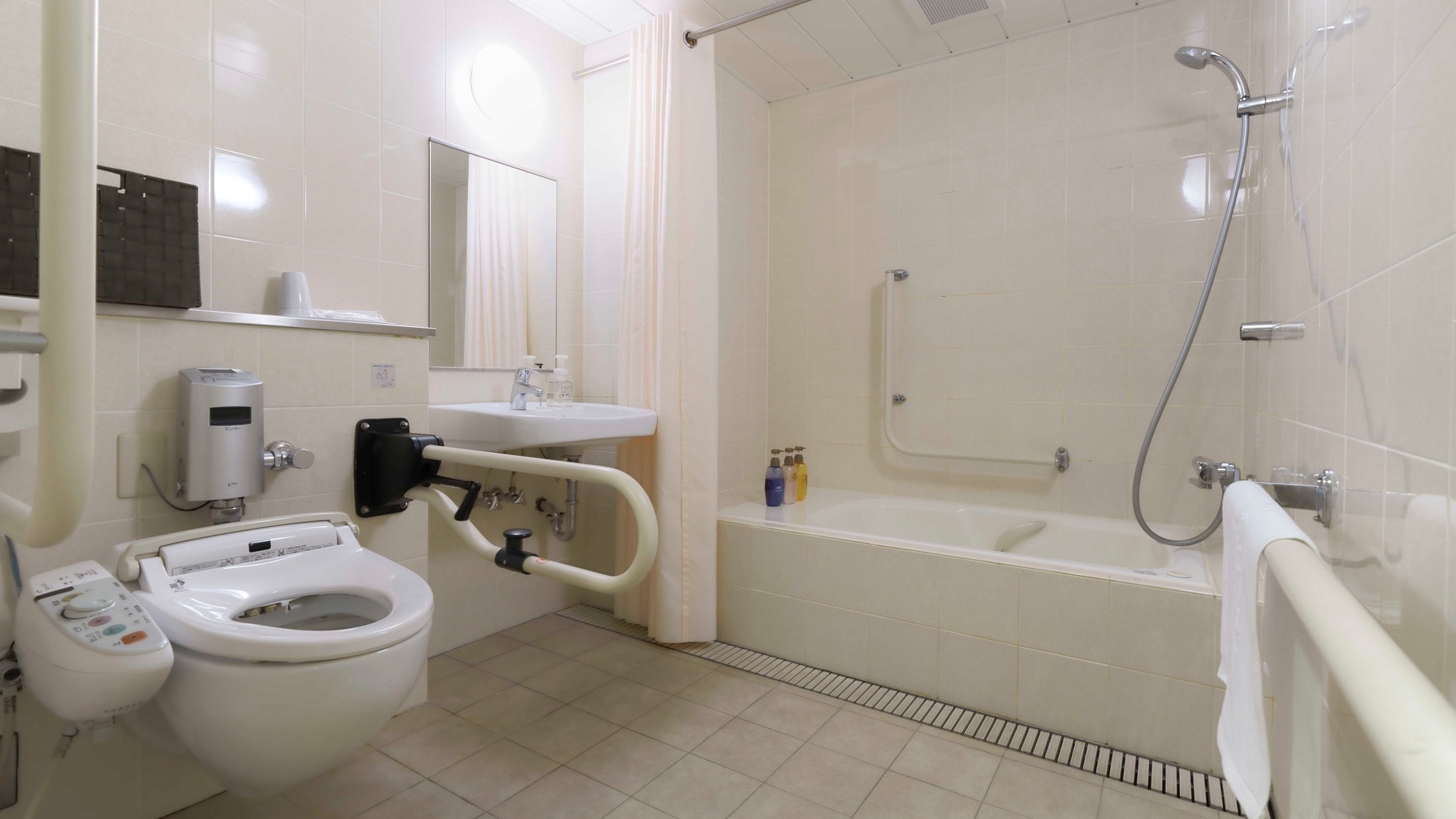 [Universal Twin Room] Barrier-free unit bath