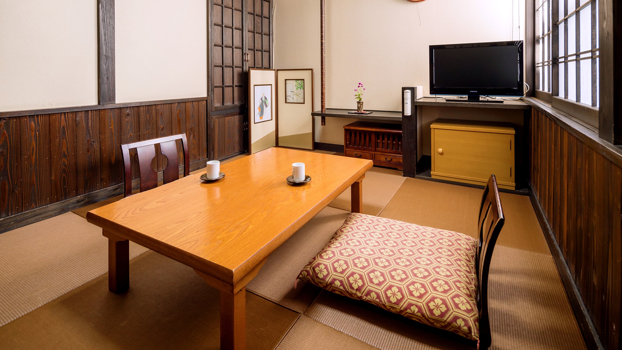■ Japanese-style room 6 tatami mats ■