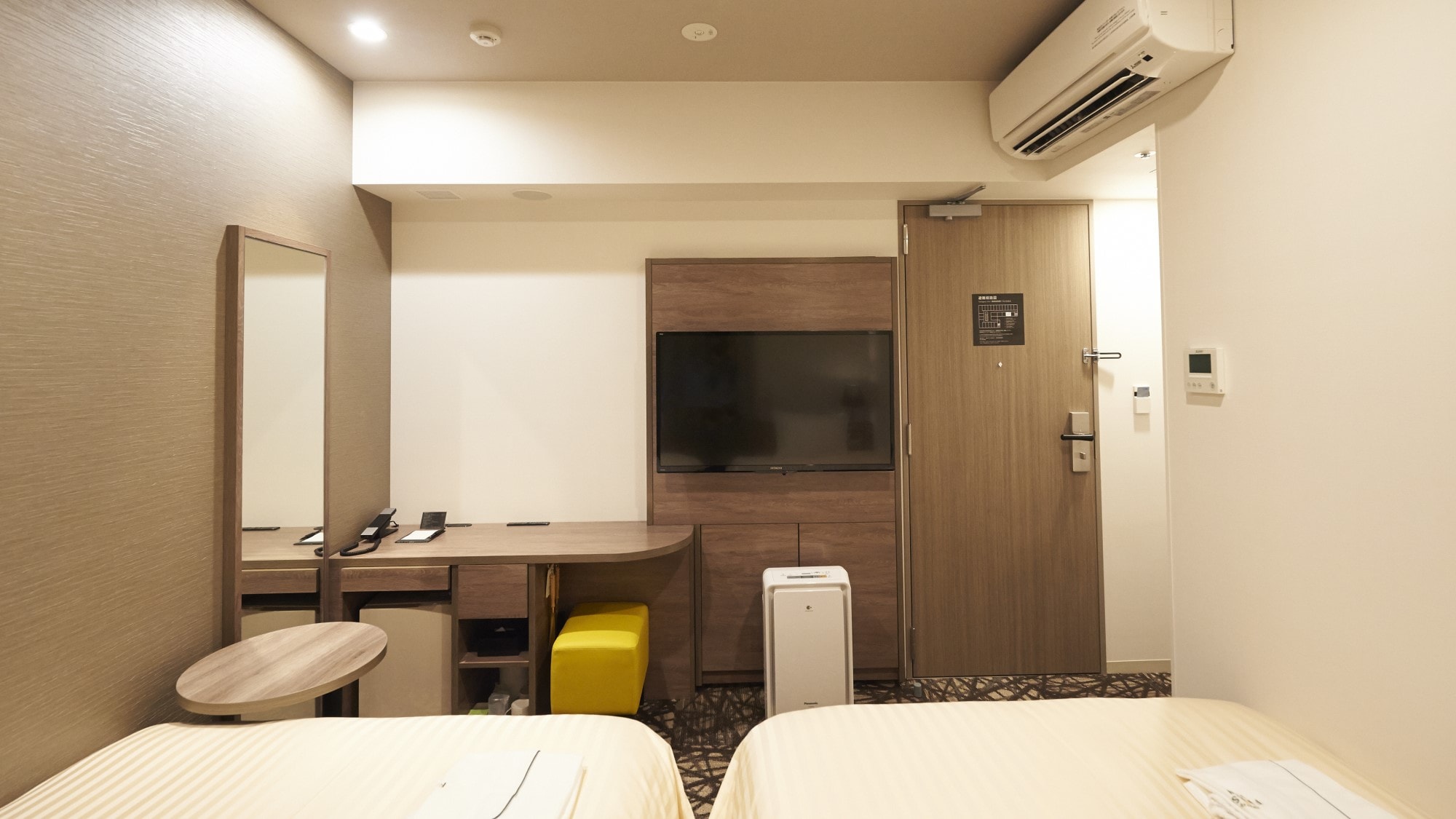 [Standard Twin Room ②] 14.8㎡ / 2 Simmons semi-double beds (width 120cm)