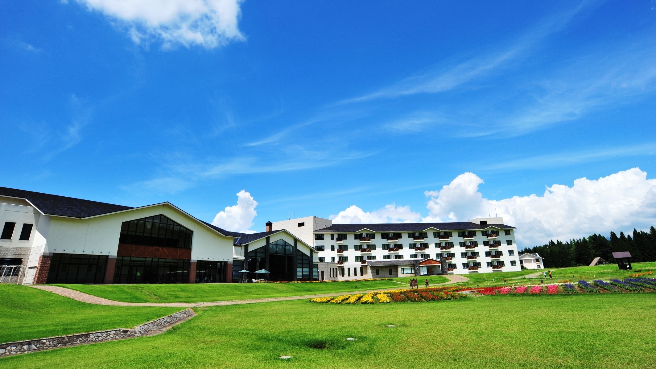 Hotel exterior_green season ☆