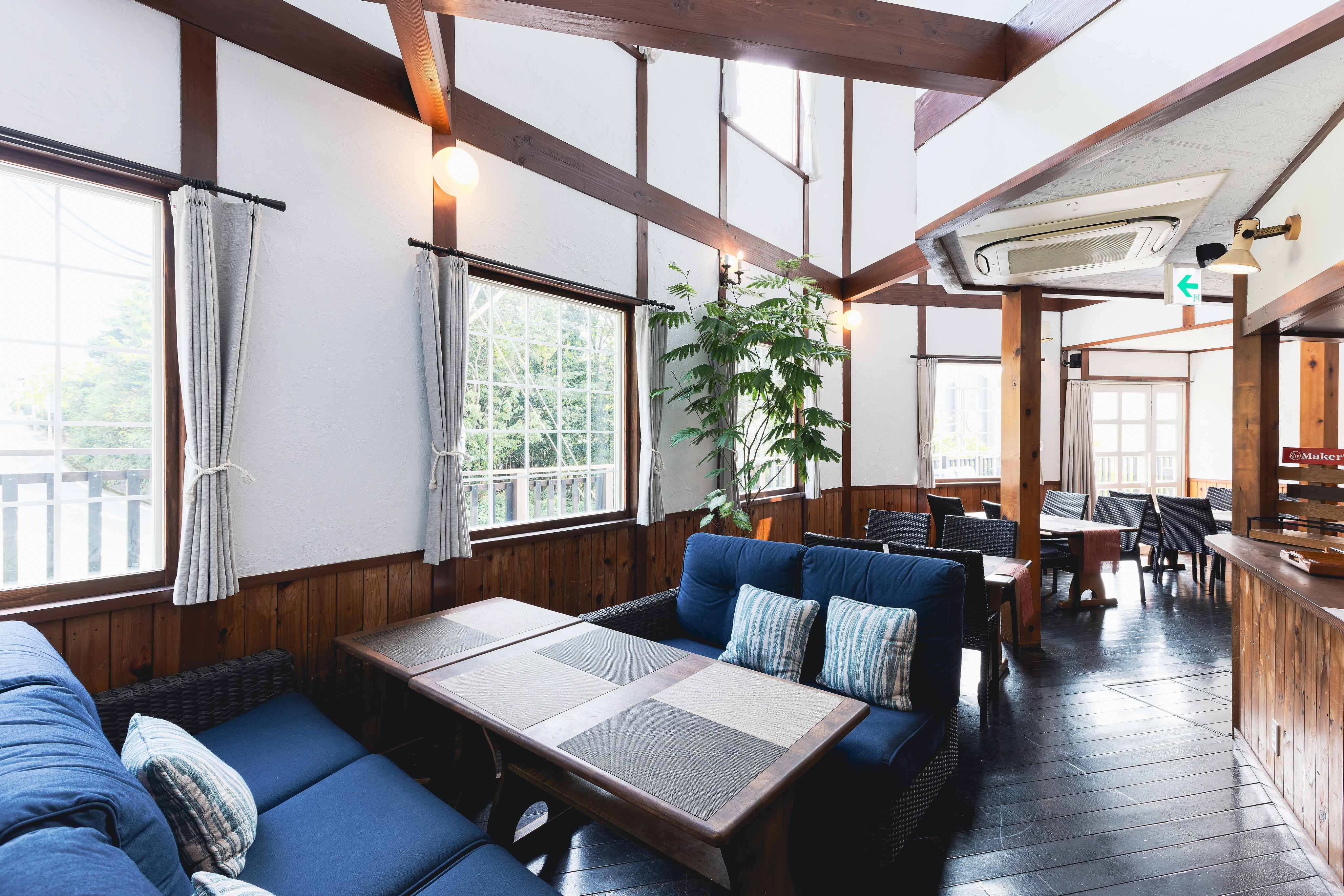 館内１階ホール（朝食会場）