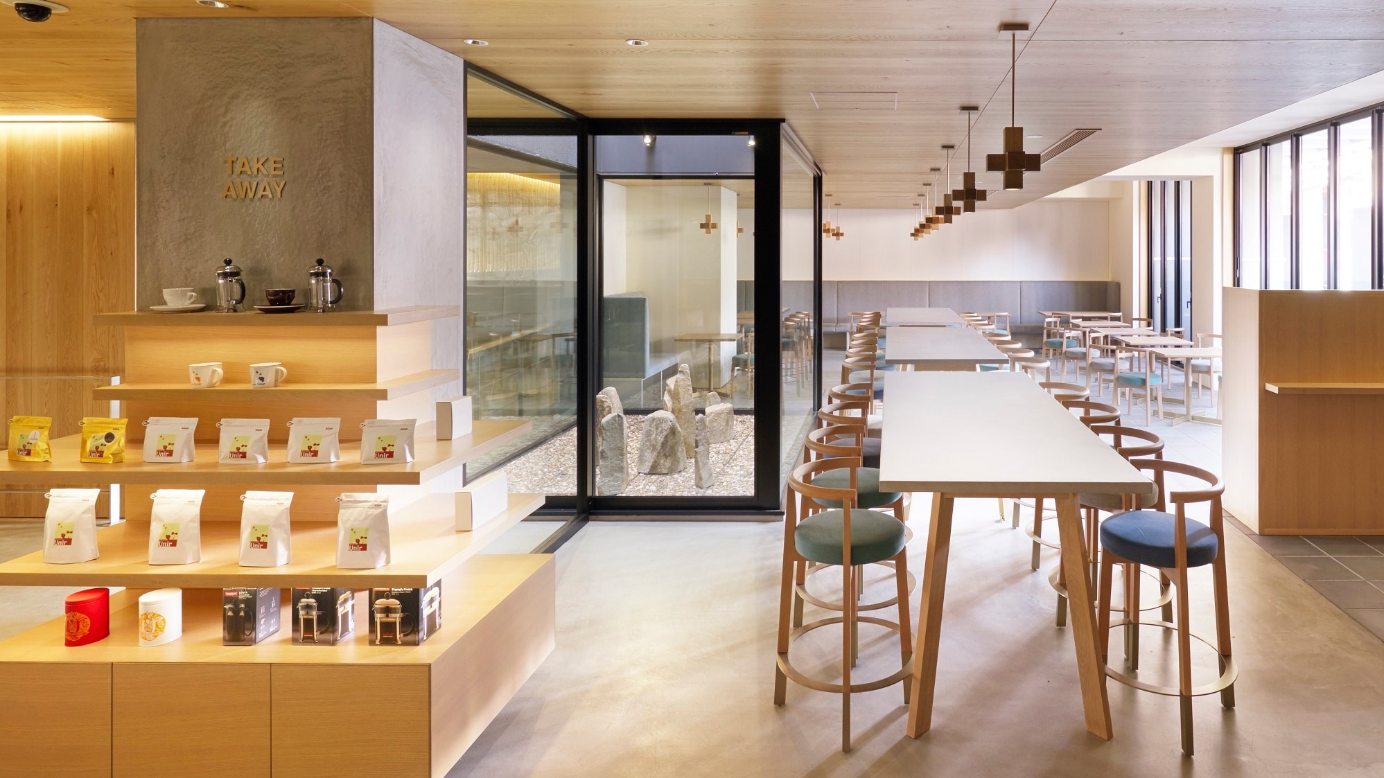 & amp; CAFE [Unir 京都店]