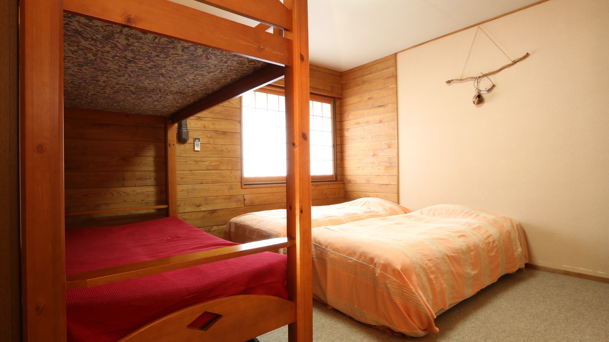 Western-style rooms. All rooms have a unit bath and toilet.