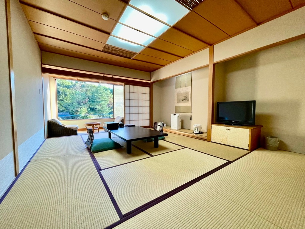 Phòng 307 (Phòng theo phong cách Nhật Bản với 10 tấm chiếu tatami và hiên rộng rãi)