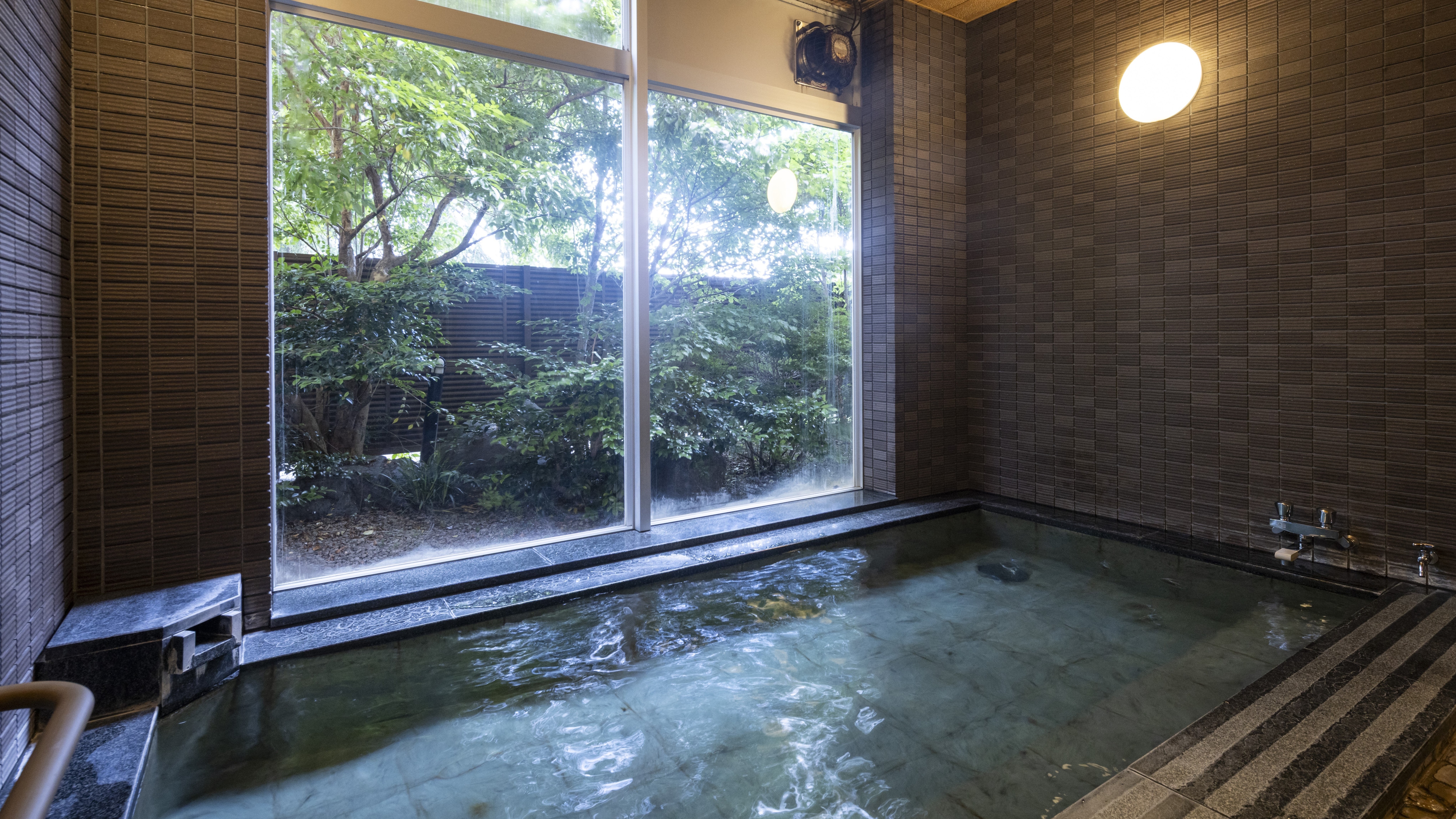 Large public bath for men