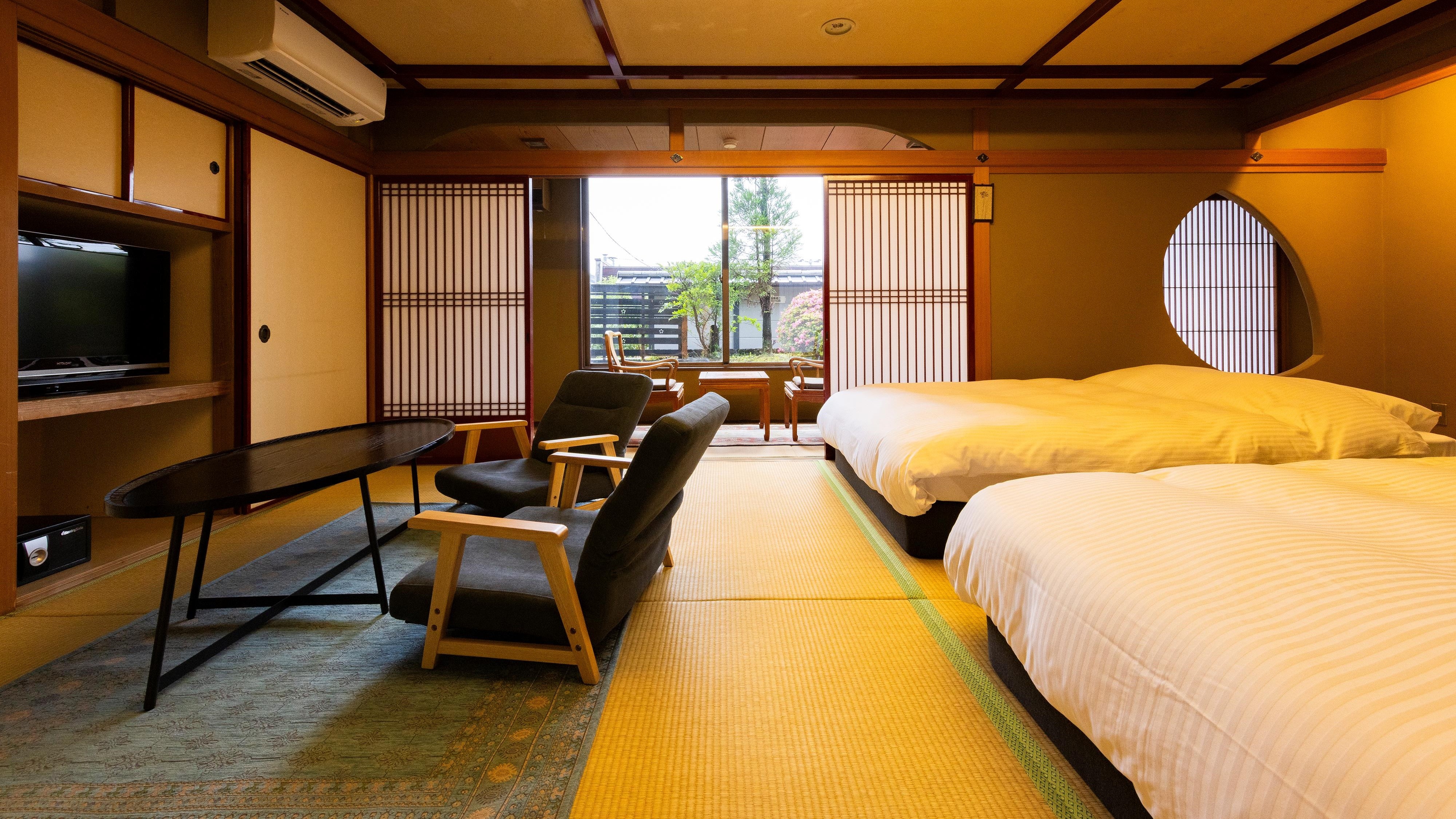 12 tatami double bed_no bath, toilet included