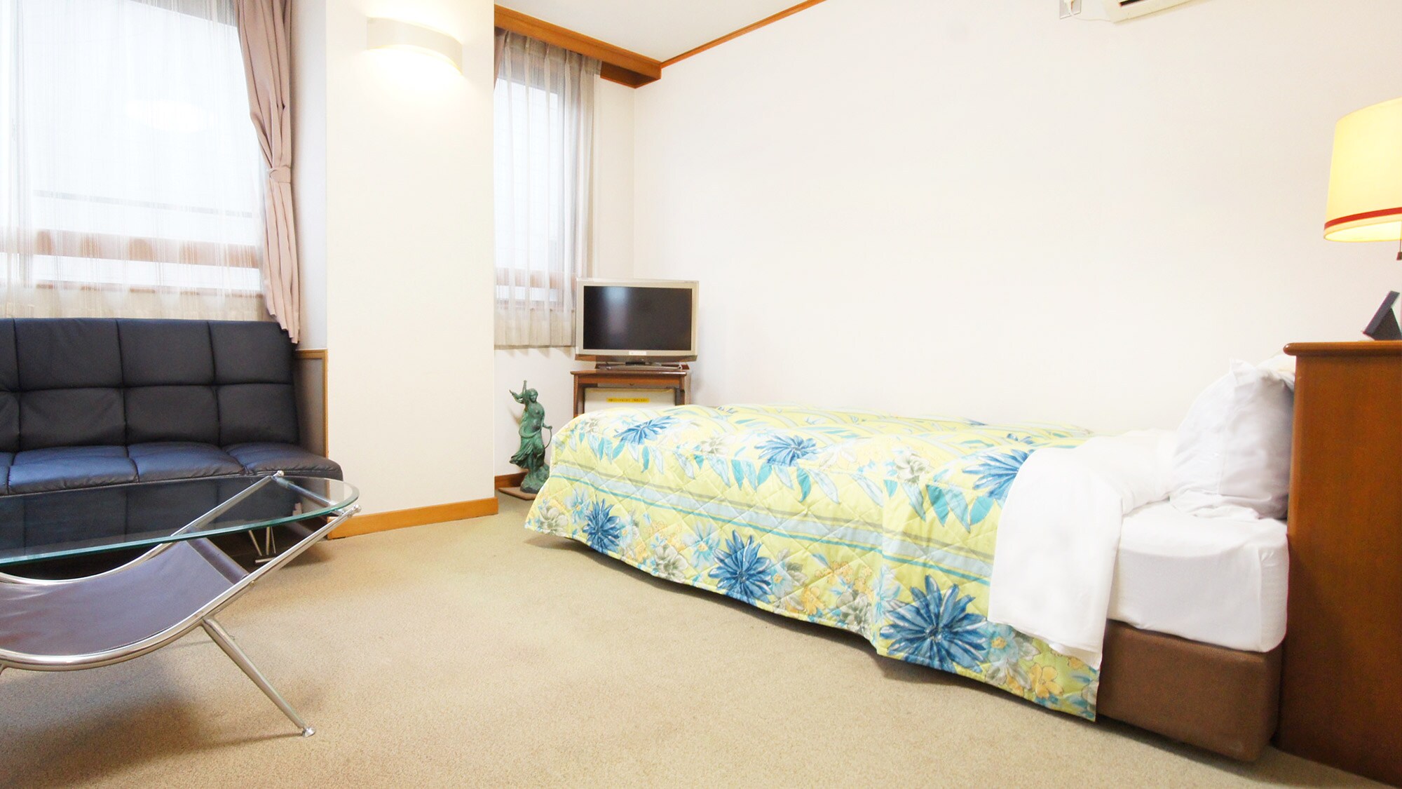 ◆Superior Double◆A spacious room with a 140cm wide bed♪